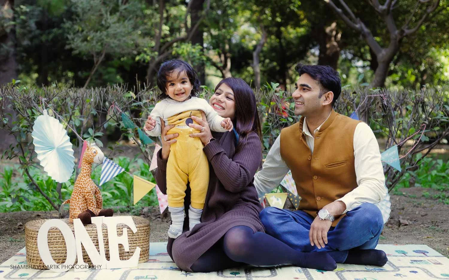 1st_birthday_first_photoshoot_turningone_outdoor_bengaluru_delhi_gurgaon.jpg