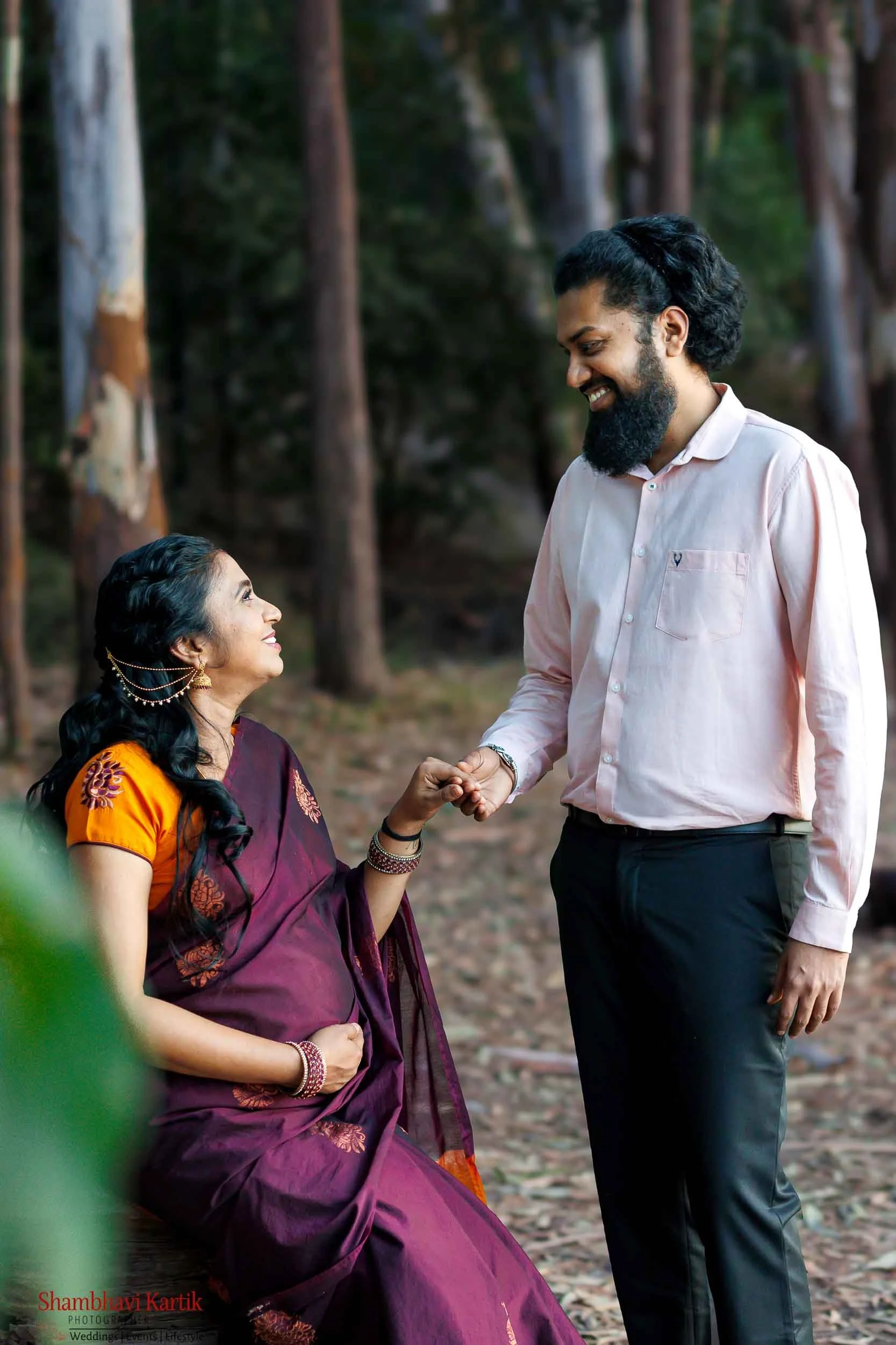 maternity-couple-photoshoot-outdoors-bangalore-lakeside-009.jpg