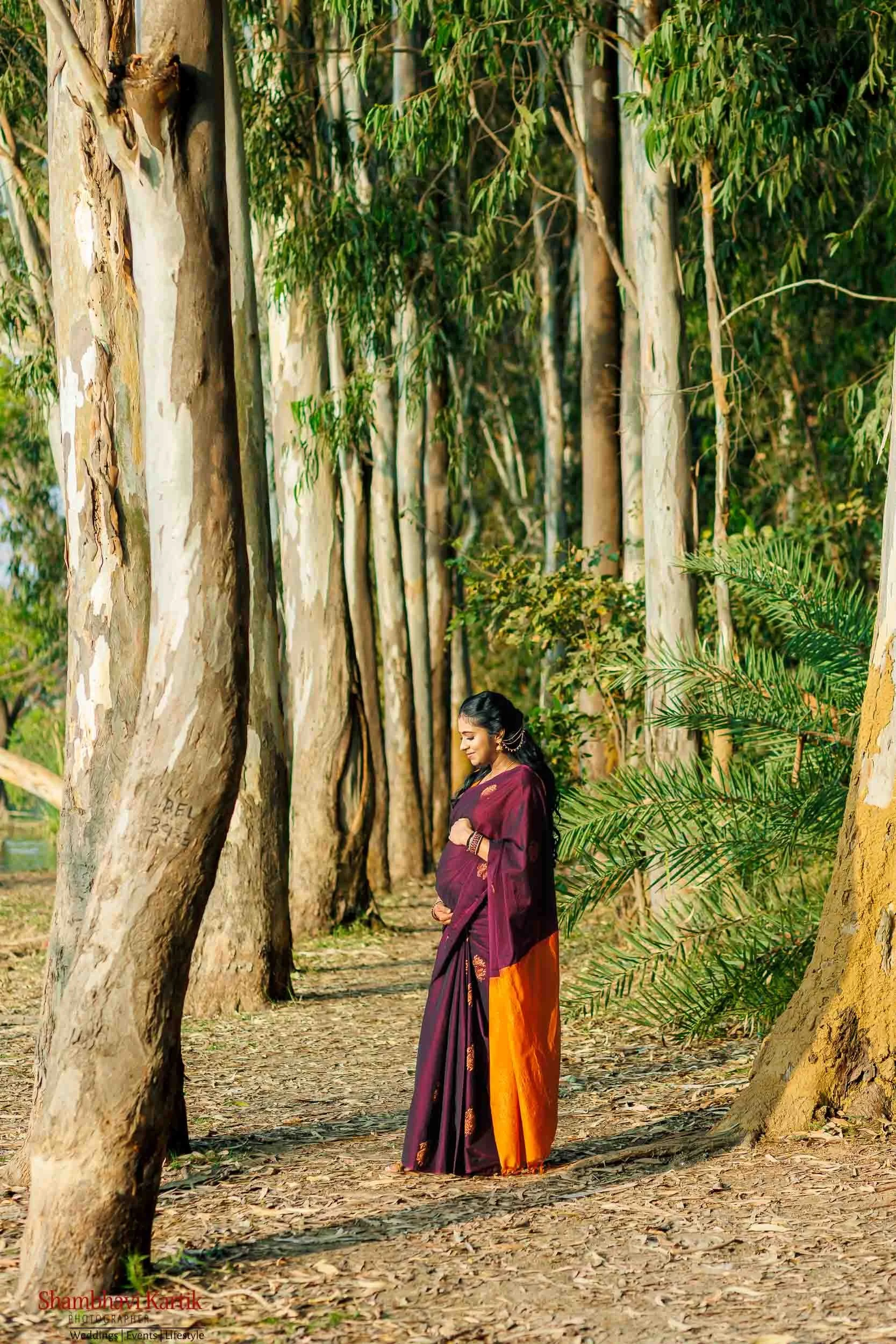 maternity-couple-photoshoot-outdoors-bangalore-lakeside-001.jpg