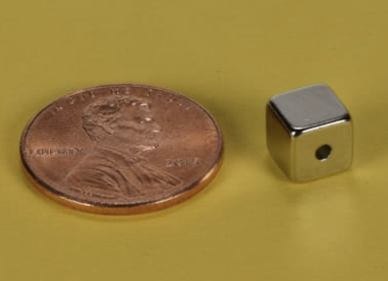 Squared Magnets with holes - for magnetic closures