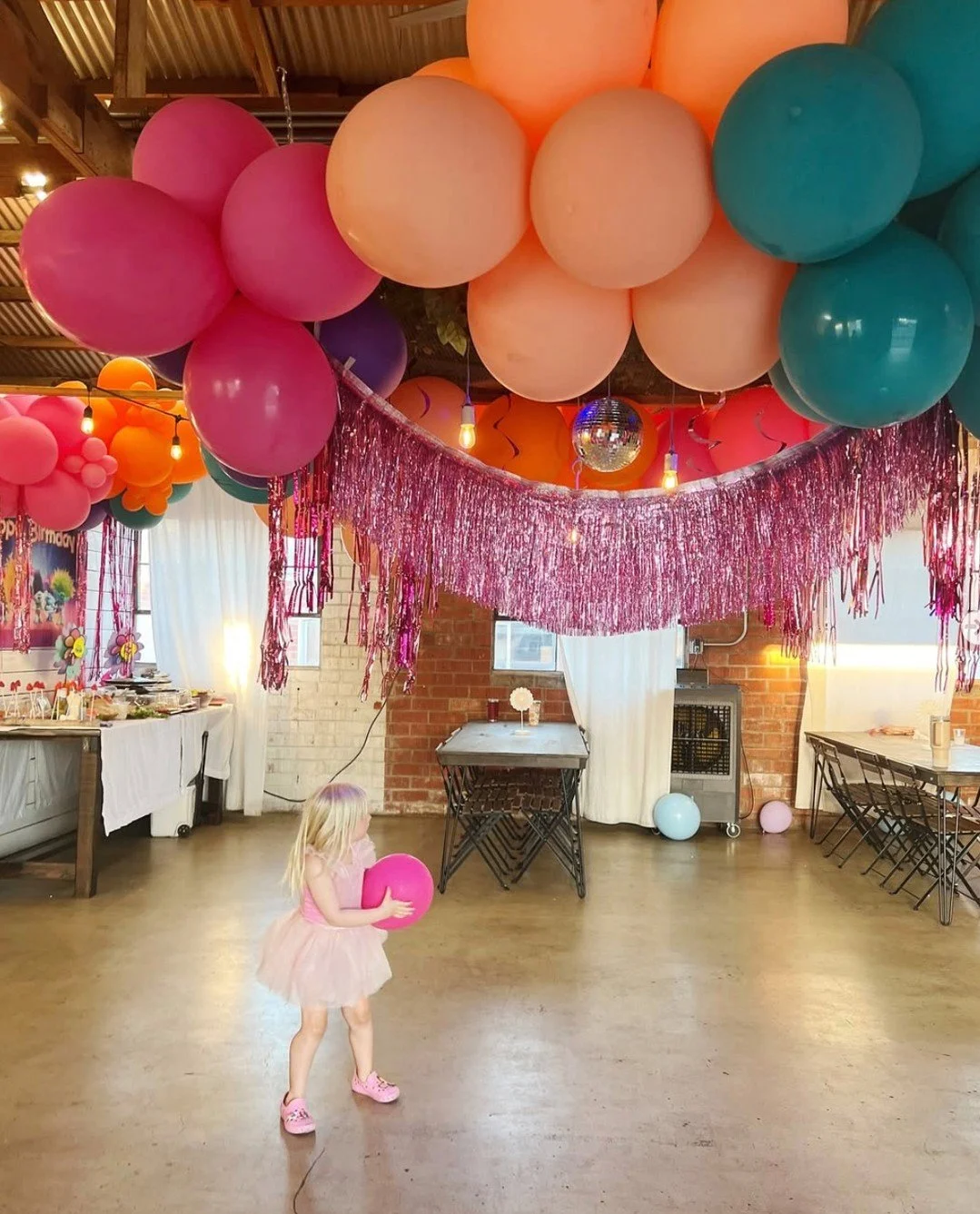 Indoor Party Spots PT III:⁠
⁠
Last but not least&mdash;right here! 🎉 The perfect indoor spot for your little one&rsquo;s birthday, with plenty of space for dance parties and fun!⁠
⁠
📸/🎈: helloneals⁠
⁠
💃🎂 #BirthdayParty #IndoorCelebrations #Brick