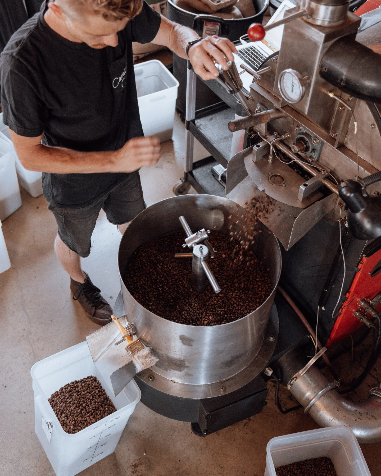 Ever seen coffee roasted in real time?

This is part of what guests experience during our private events&mdash;learning how flavor develops, then tasting the difference.

It&rsquo;s not just coffee&mdash;it&rsquo;s the process behind it.

Contact us 