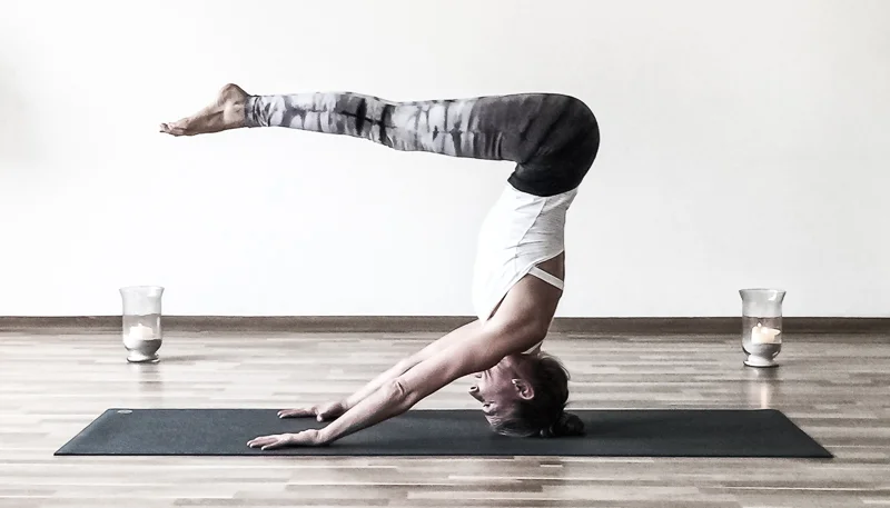 MichelleHaymoz_Headstand6.jpg