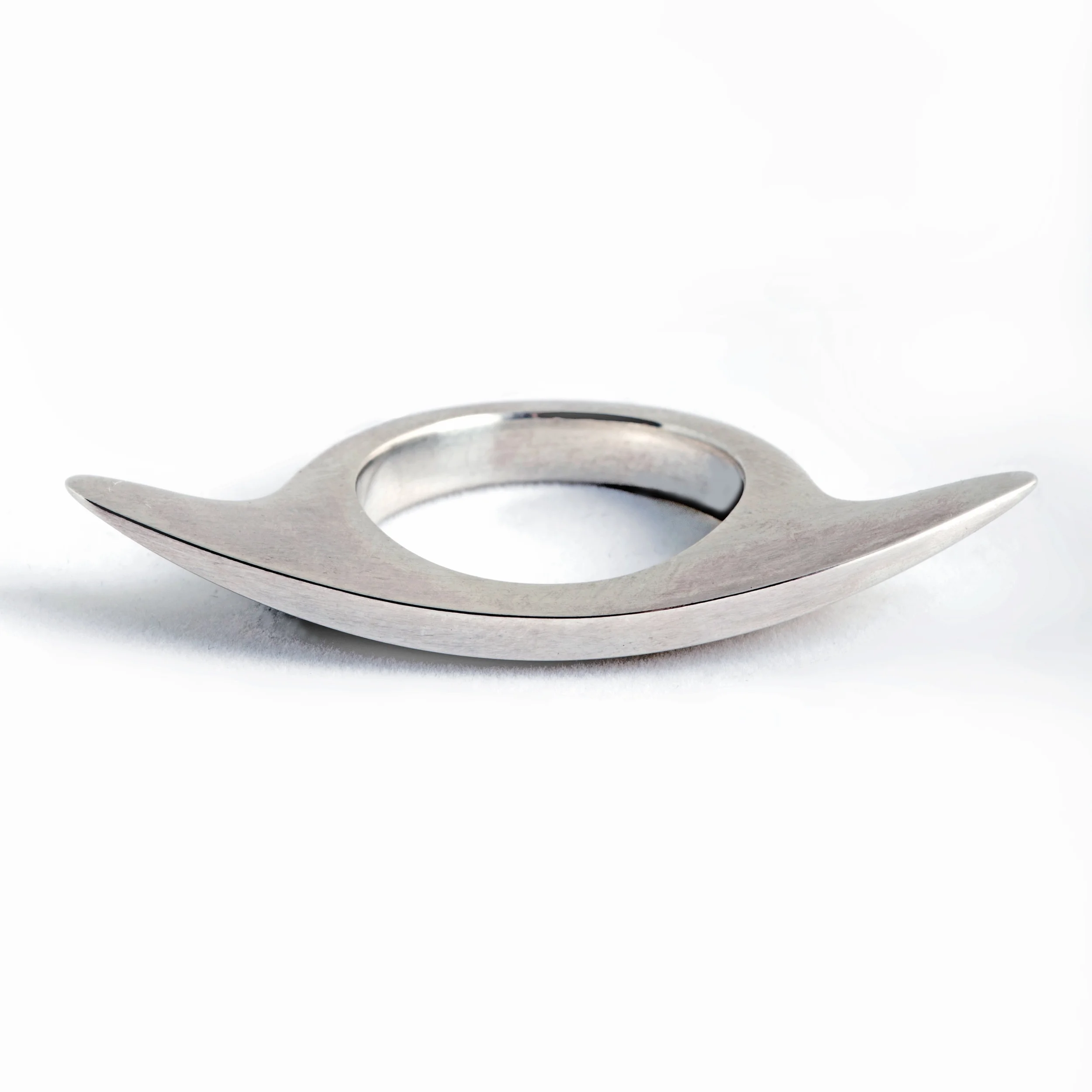 retouched_CURVED_RESTING_RING3.jpg