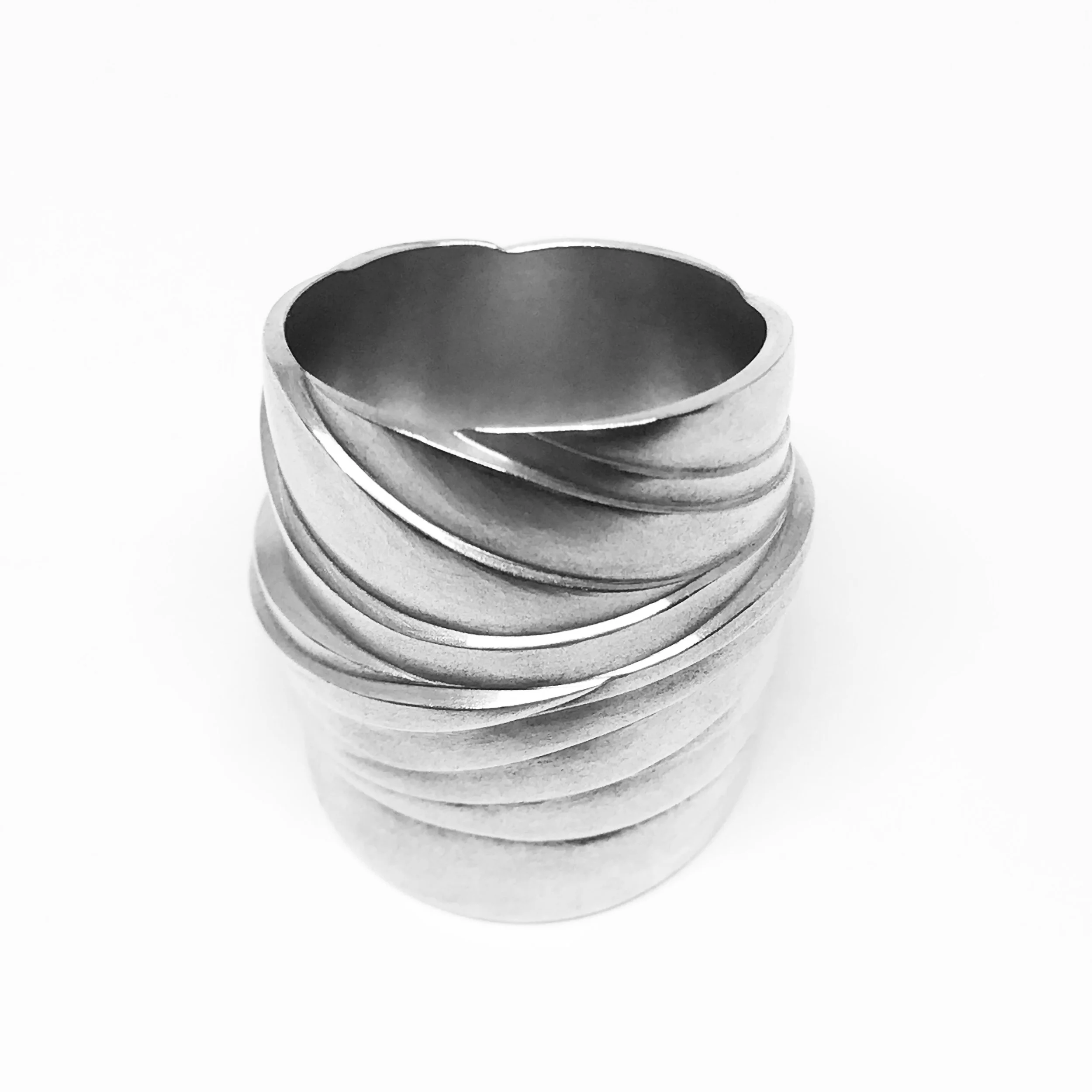 LARGEFINGERSLEEVESILVER_IMG_0406.jpg