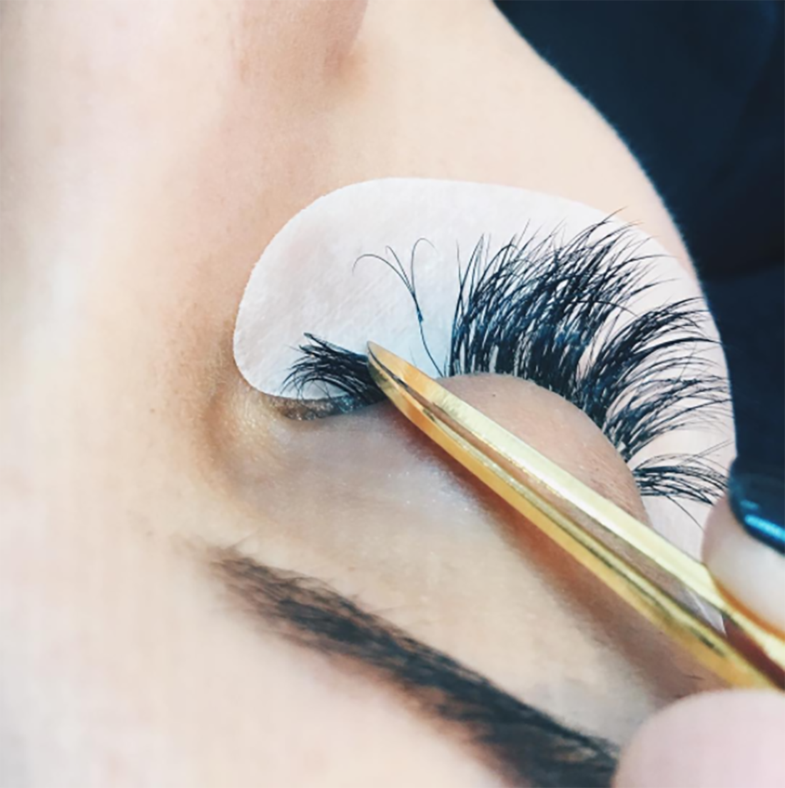This is what your lashes will look like when it is ready for a lash fill. If you're on the fence about getting lash extensions you'll want to ready this post on beautybyjessika.com. Photo via @letslash.