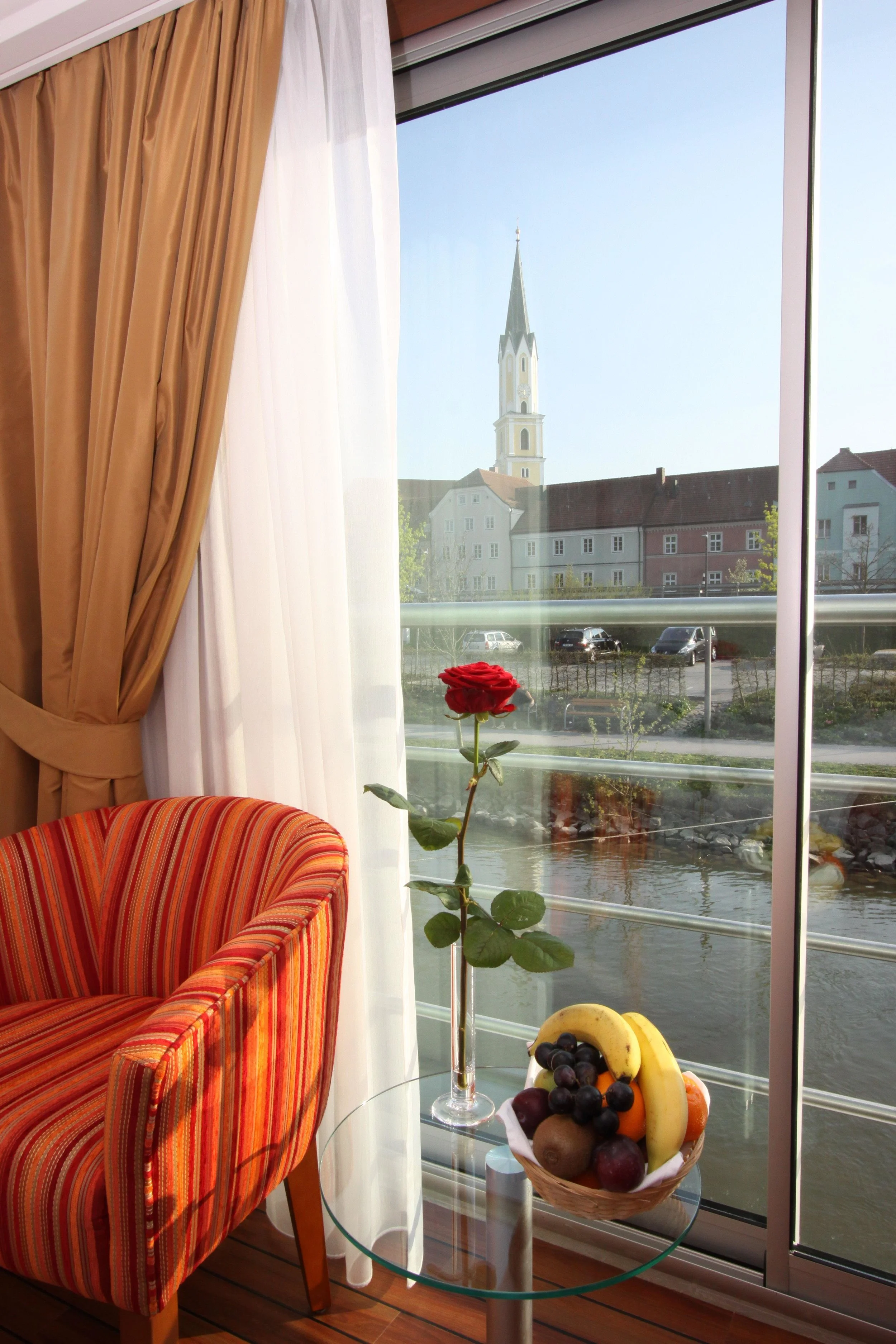 AmaLyra_BalconyRose.jpg