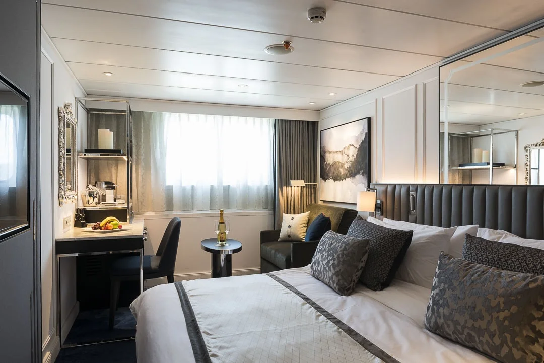 river-cruise-ship-mozart-suite4dd8083e14a76ba6be24ff000080b40b.jpg