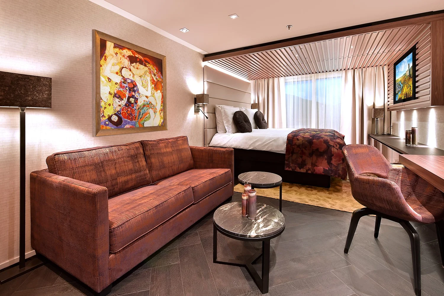 Ship_37_stateroom_2_gallery.jpg