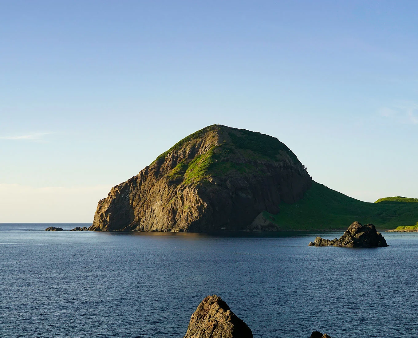 sado-island-AdobeStock_215520777.jpg