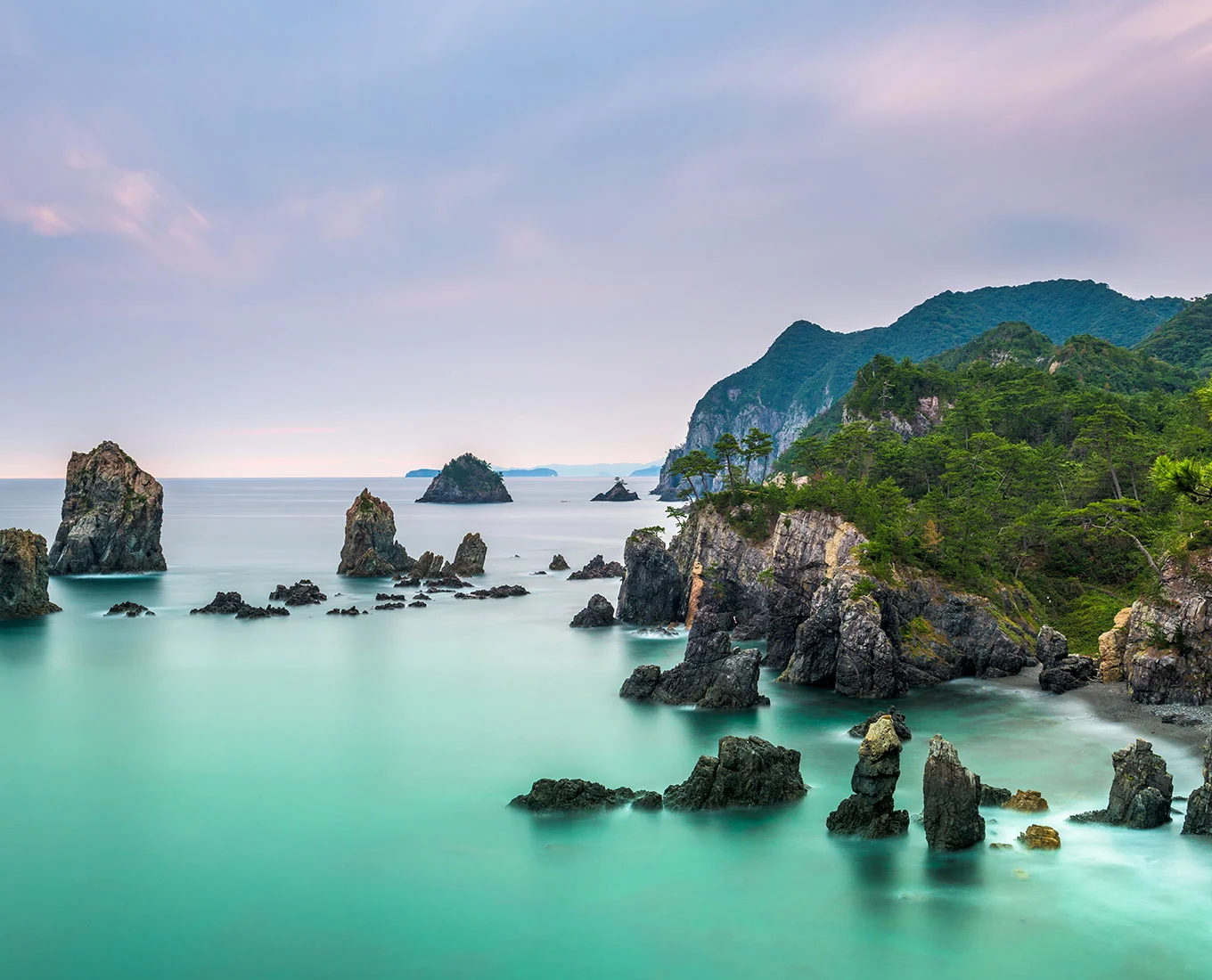 senzaki-AdobeStock_90380921.jpg