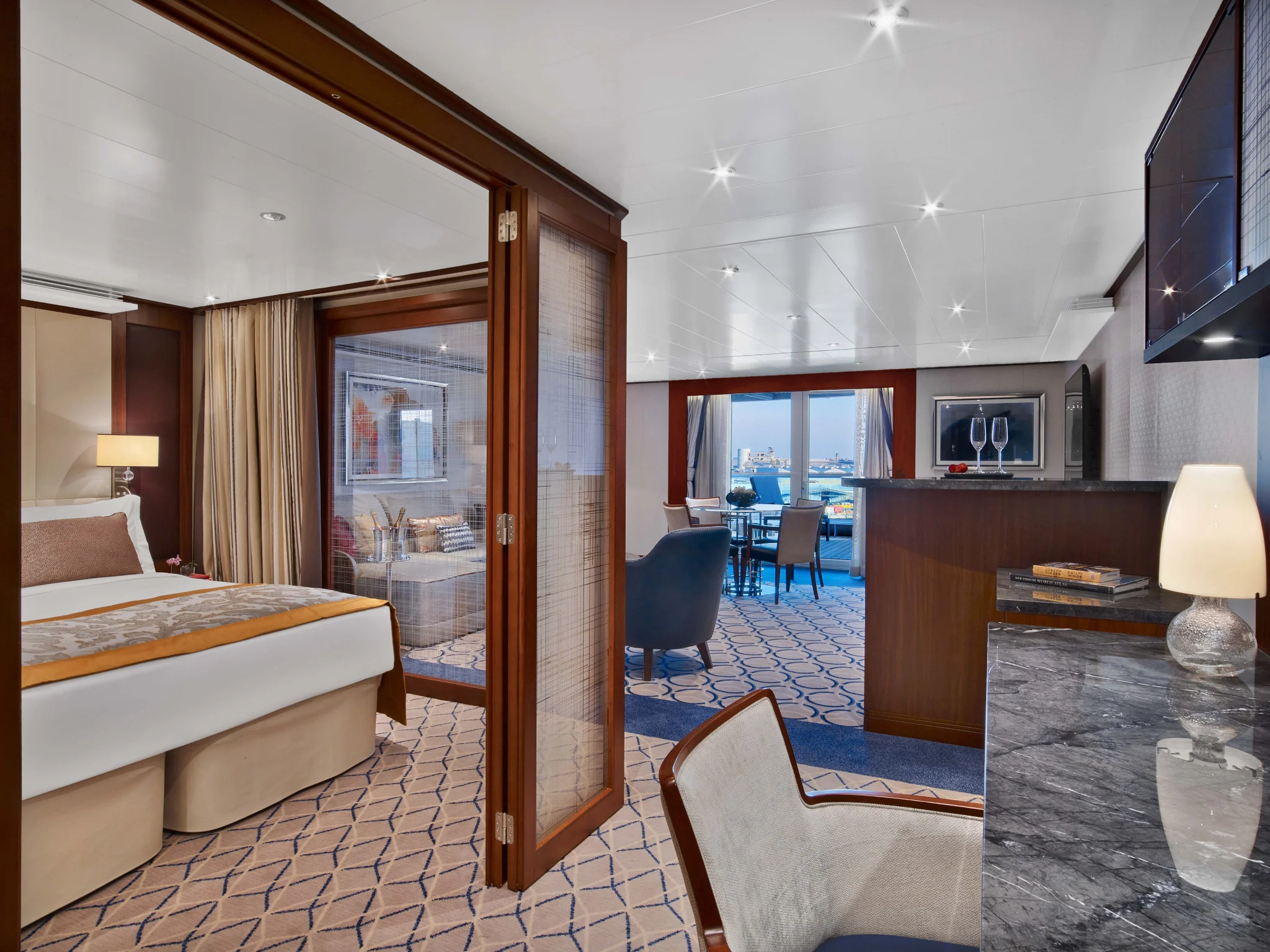 Seabourn_Encore_98PenthouseSpaSuite_EL16B52_2048px.jpg