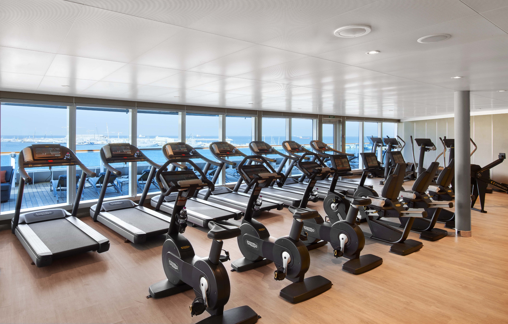 Seabourn_Encore_85FitnessCenteratSpa&Wellness_EL16B112_2048px.jpg