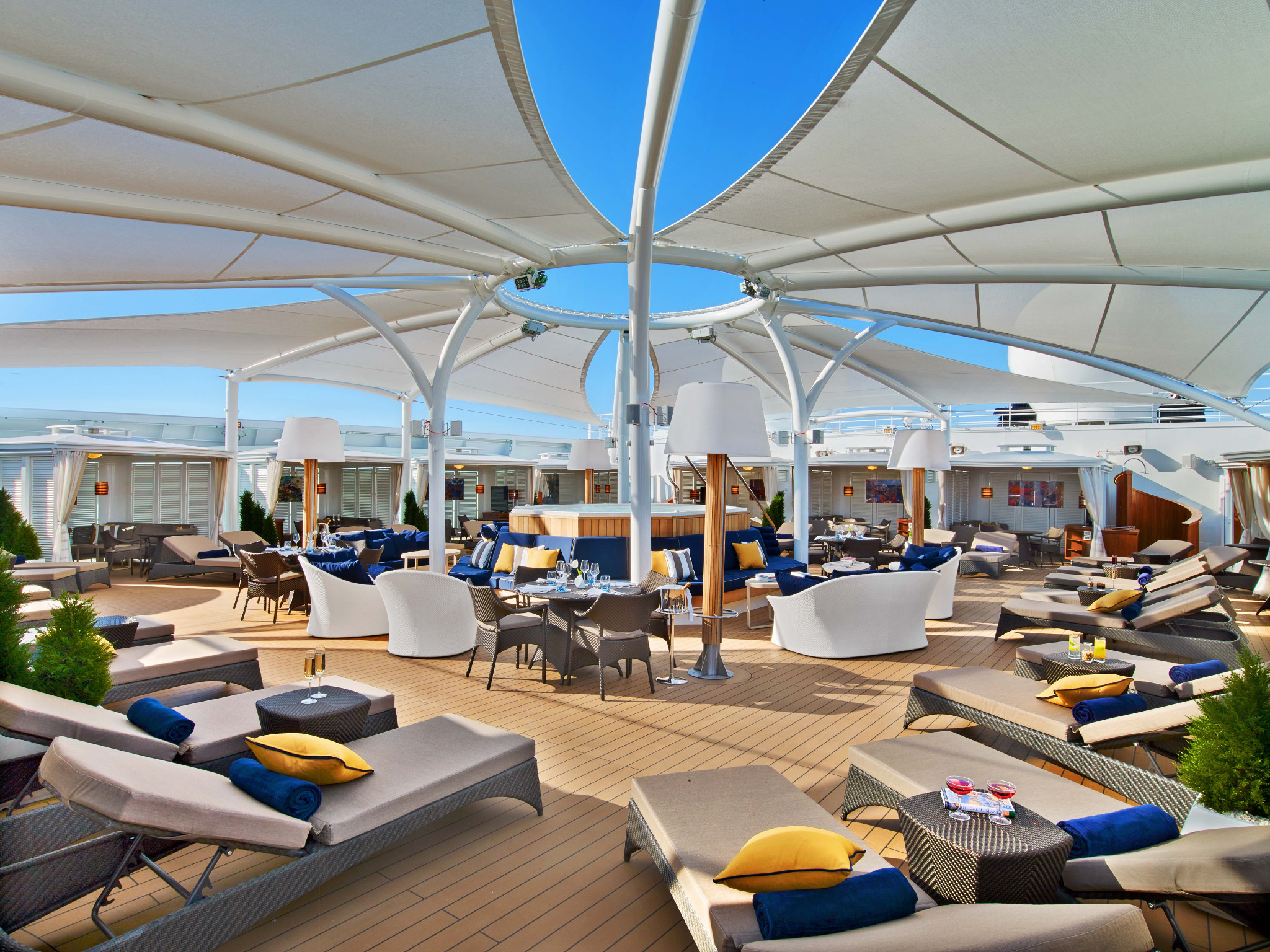 Seabourn_Encore_69TheRetreat_EL1615_2048px.jpg