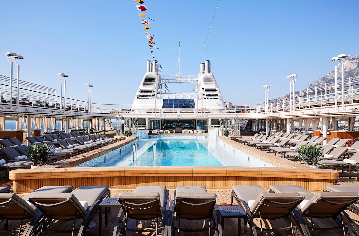 Silver Muse, pool deck