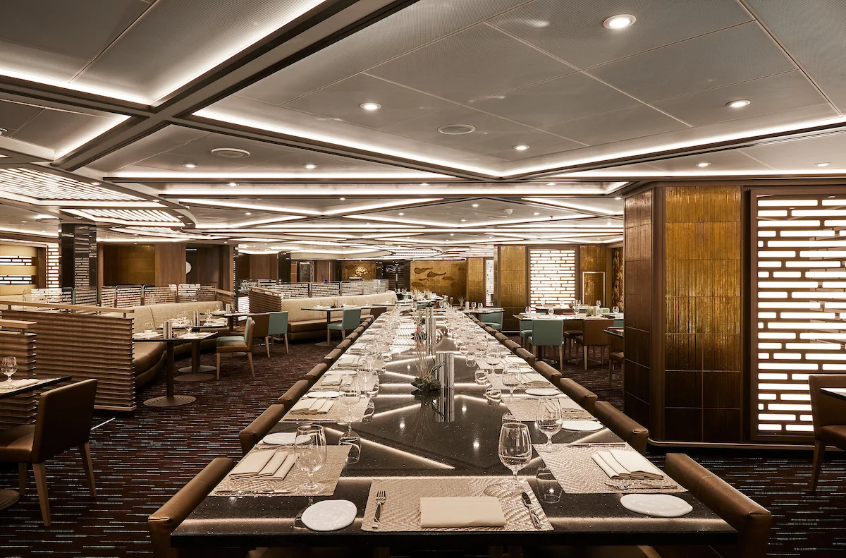 Silver Muse, Indochine
