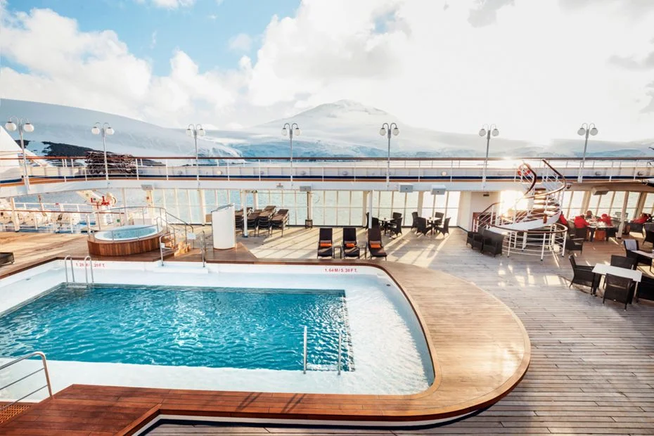 silversea-ship-silver-cloud-public-area-pool-deck-1.jpg