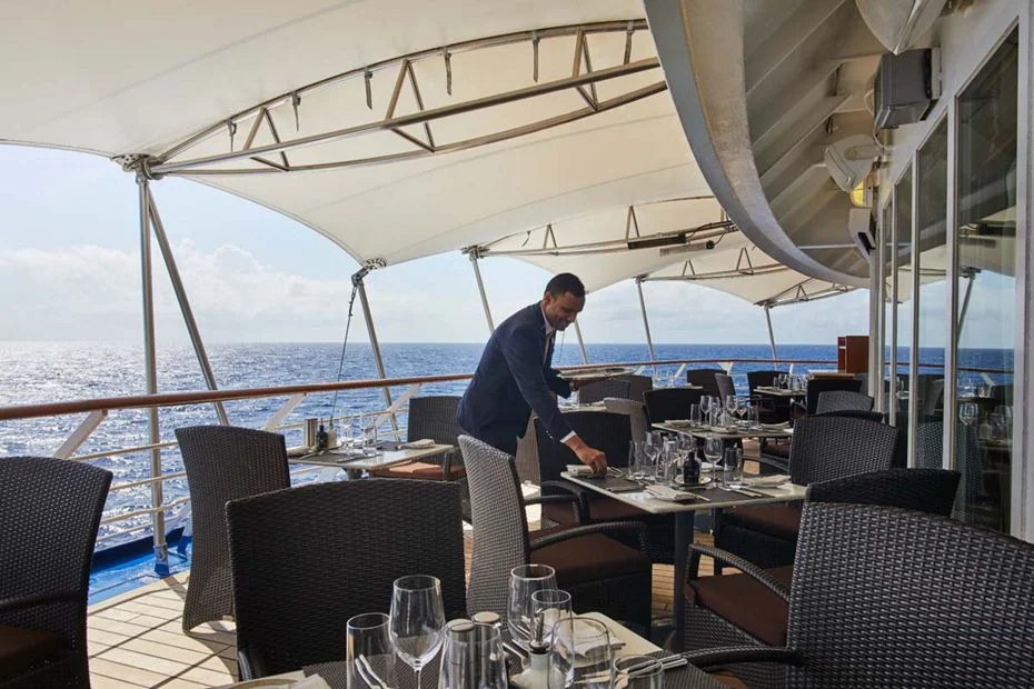 silversea-luxury-cruise-silver-spirit-public-area-dolce-vita-1.jpg