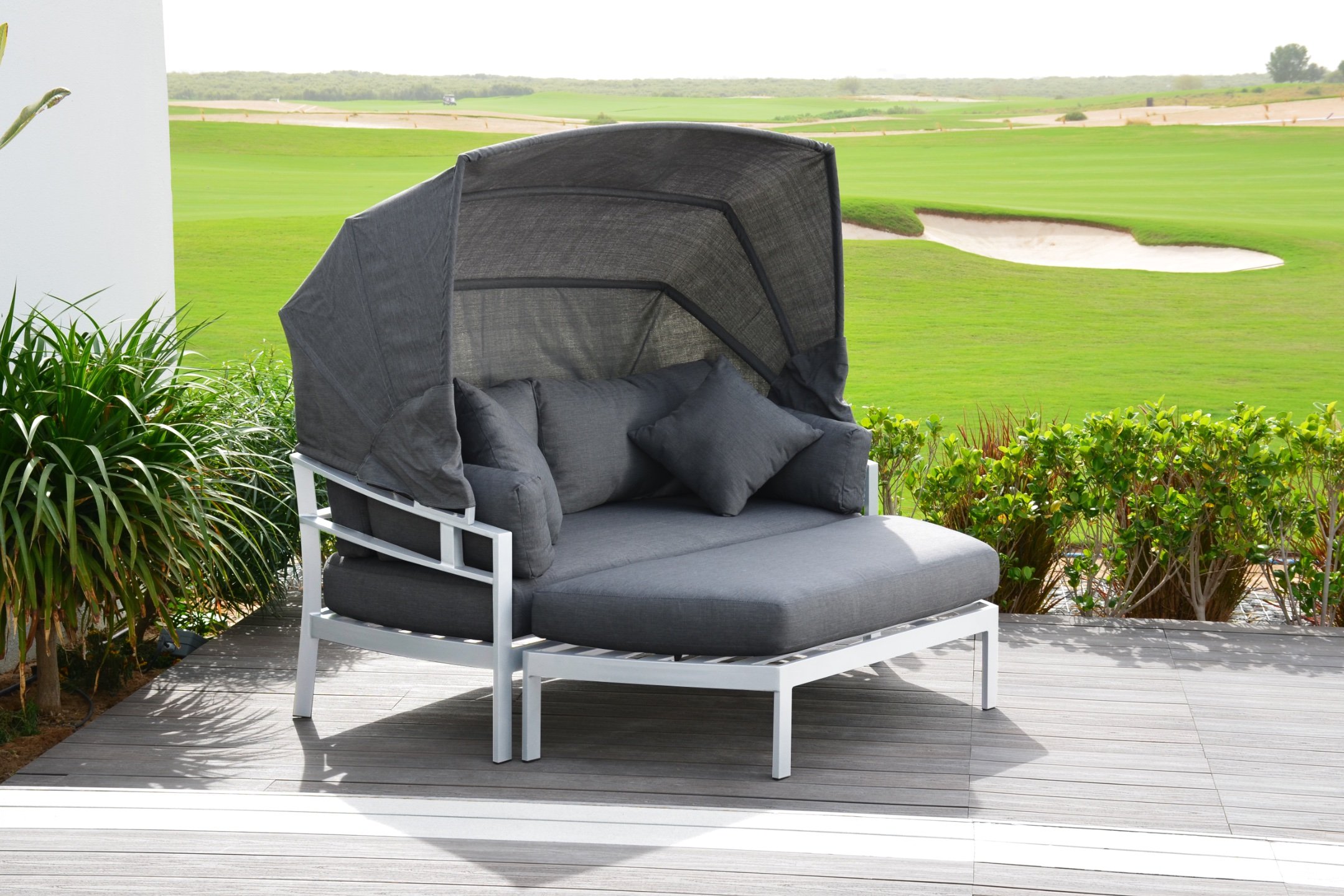 Outdoor Daybeds &amp; Sunloungers