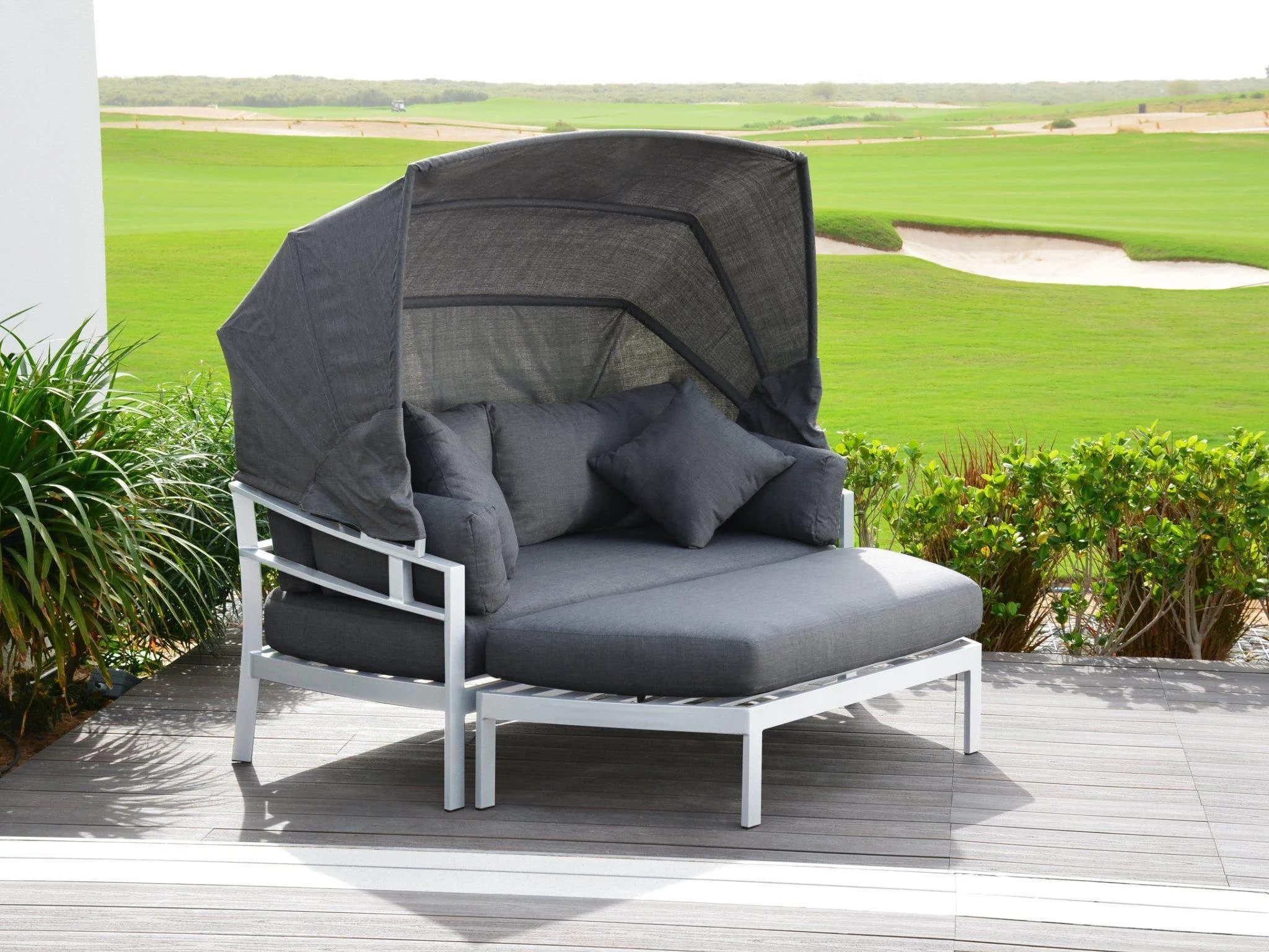 Manly-Aluminium-Outdoor-Daybed-White-3_386f0664-3be5-4d2c-ac6a-bbdd282e50ba.jpg