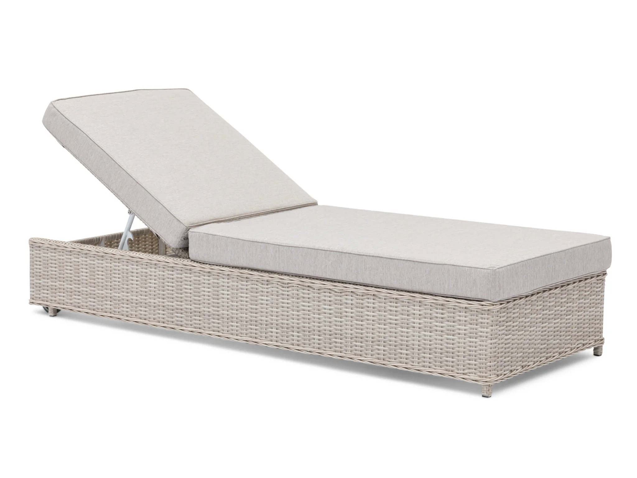FurnitureOkay-Dubai-Wicker-Sunlounger-White-Shell-2_329be3b1-1ece-421a-91c5-43a49f9ec727.jpg