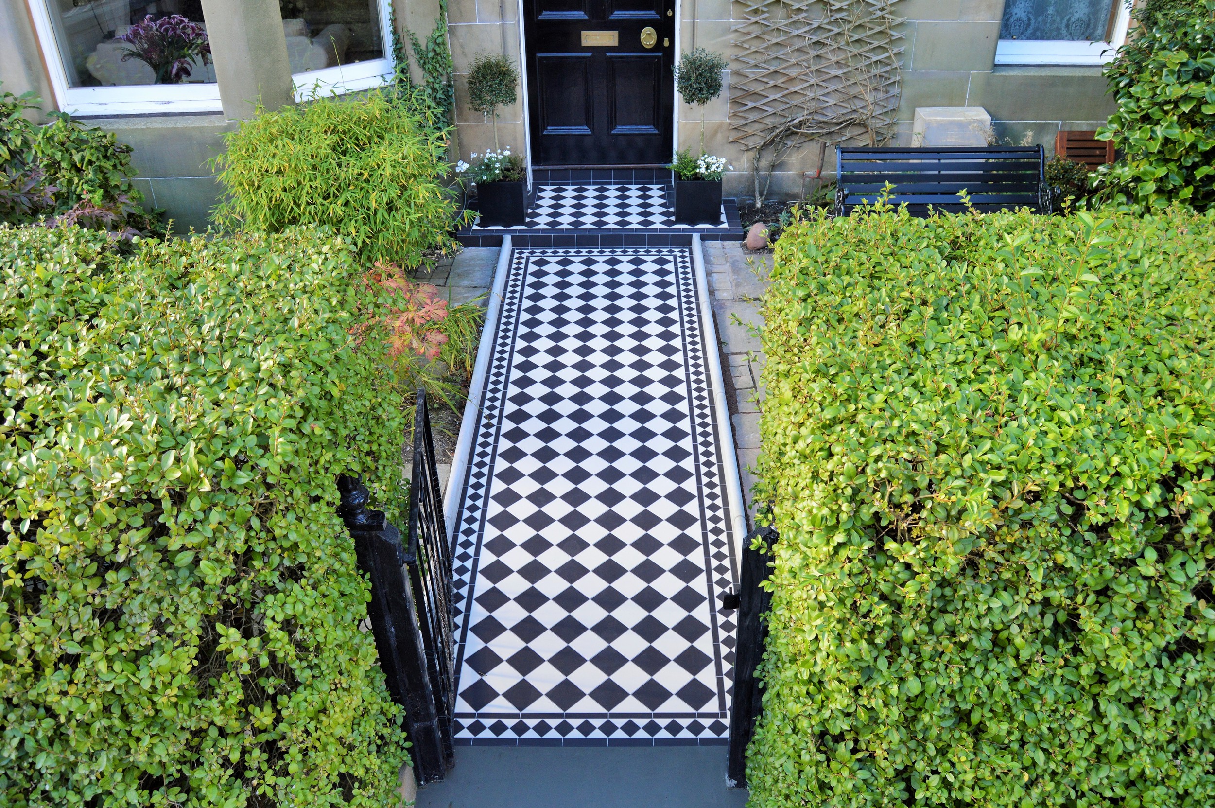 Original Style - VFT - Dorchester in Black and Dover White_2.JPG