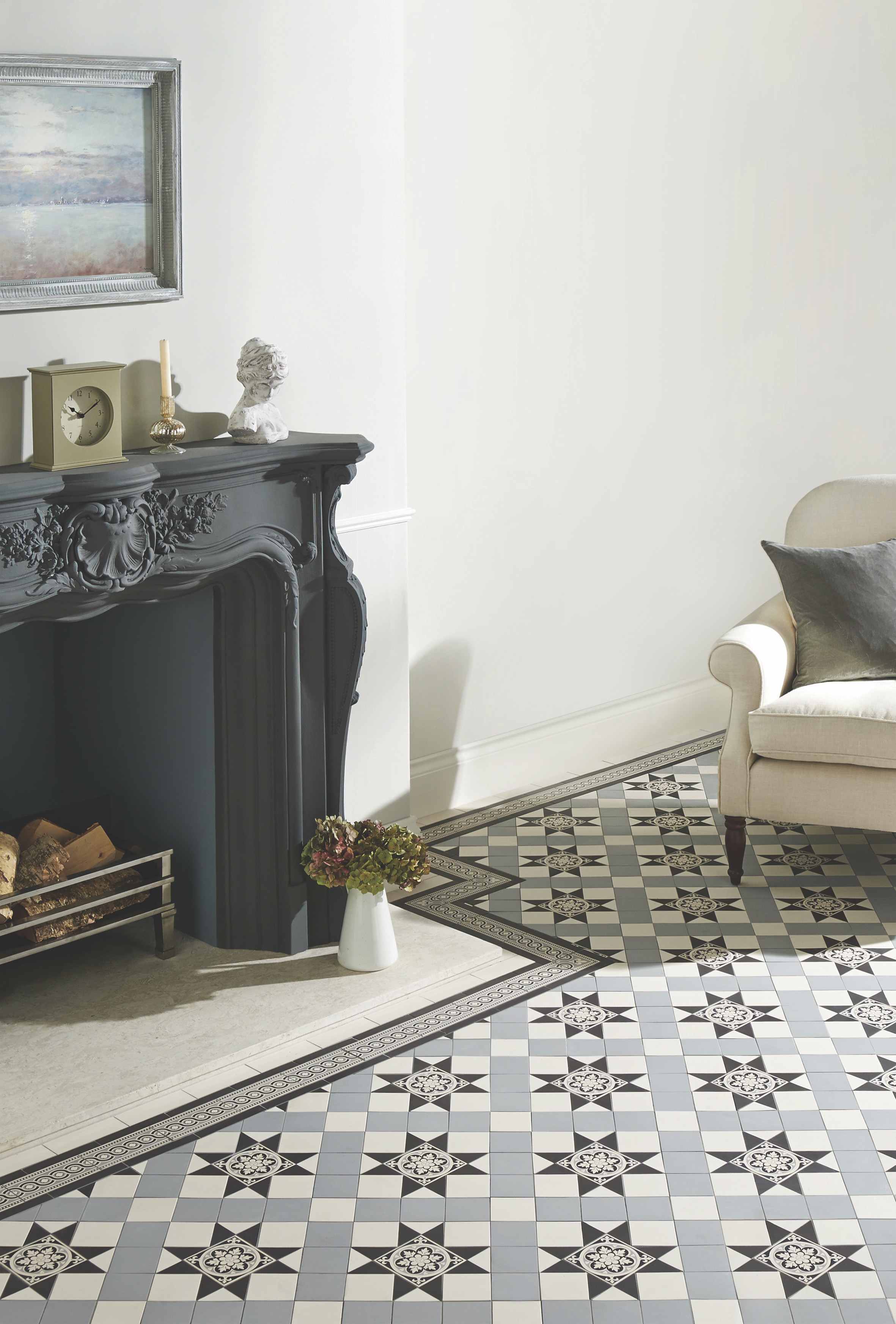 Original Style  - VFT - Blenheim pattern in Black Grey and Dover White with Telford Black border.jpg