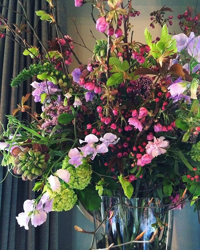 Everything I love about Spring, in a vase. Blossom, sweet peas, lilac, fritillaria, viburnum, foxgloves and fresh new beech.  #flowers #flower #flowersofinstagram #springflowers #spring #springtime #florist #floristsofinstagram #houseflowers #flowerp