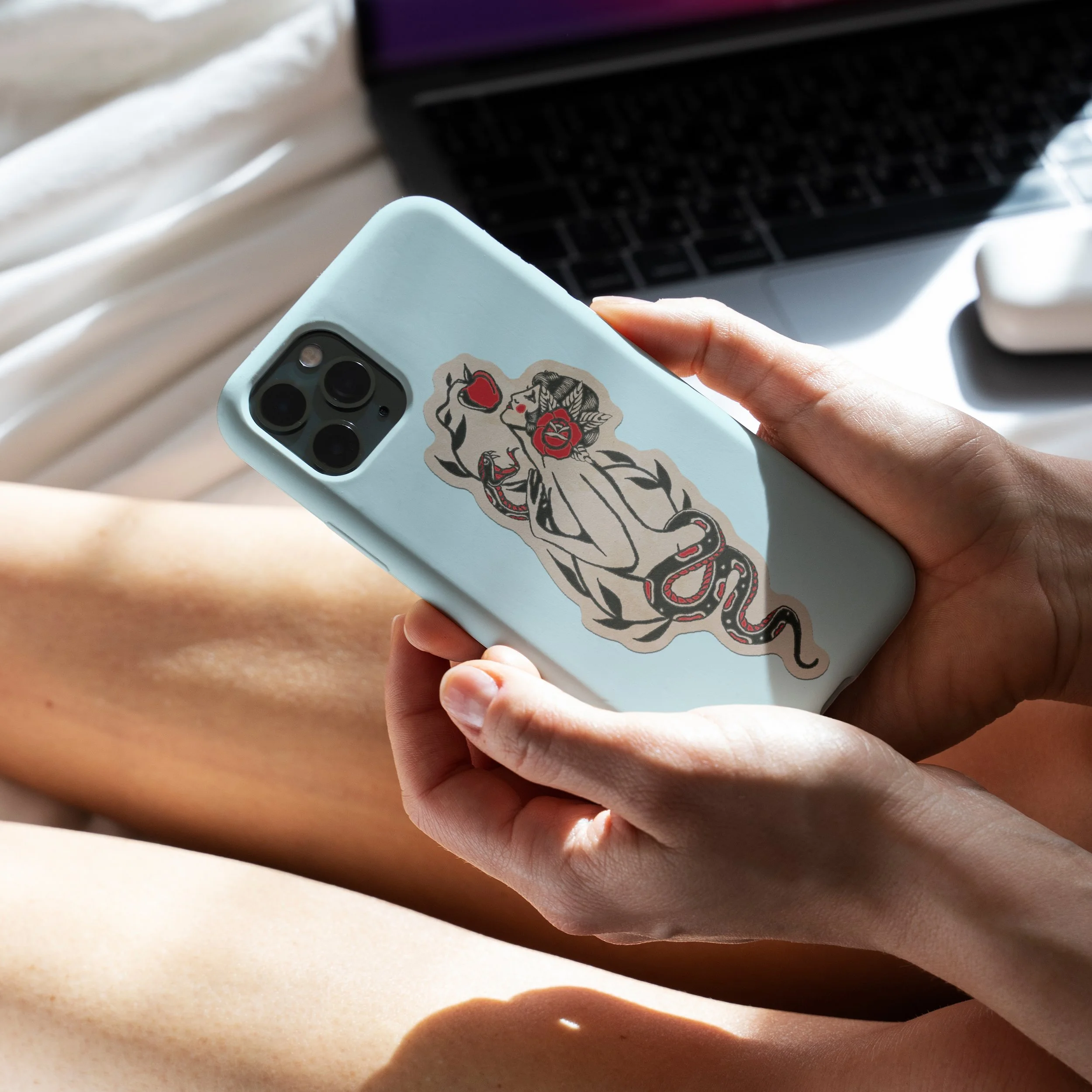Eve Phonecase Mockup_1.jpg (Copy)