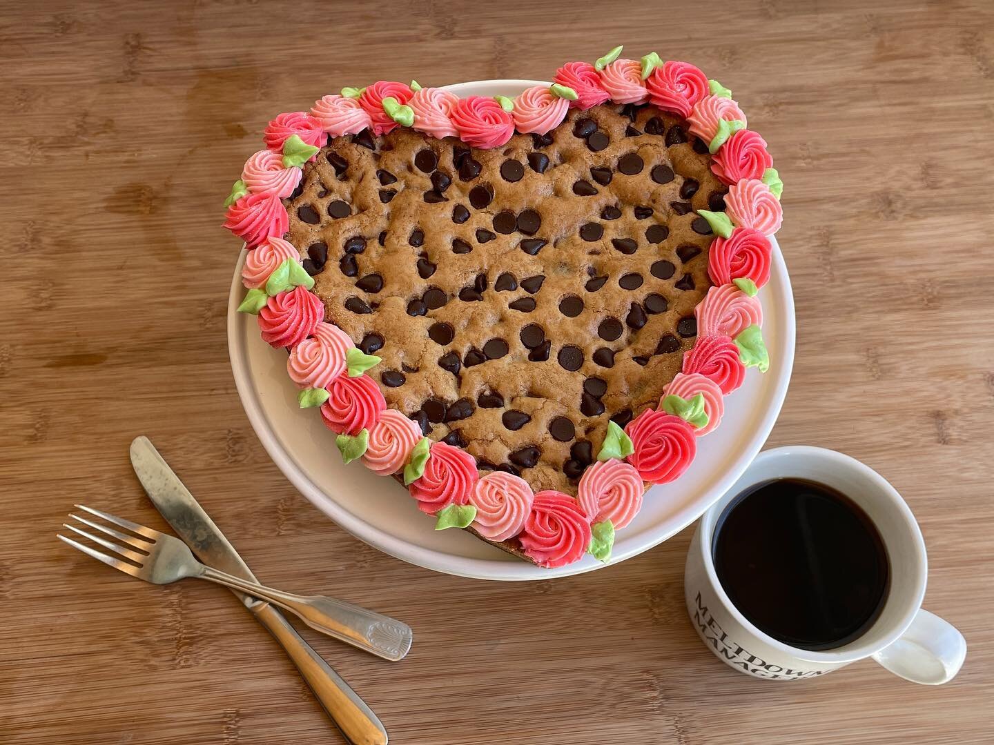 Isn&rsquo;t she pretty? &hearts;️ Our Rosette Cookie Cake is now on our website under the Mother&rsquo;s Day section. Here are a few details about her: The most delicious and adorable cookie cake! two tone pink rosettes on a 9&quot; Chocolate Chip Co