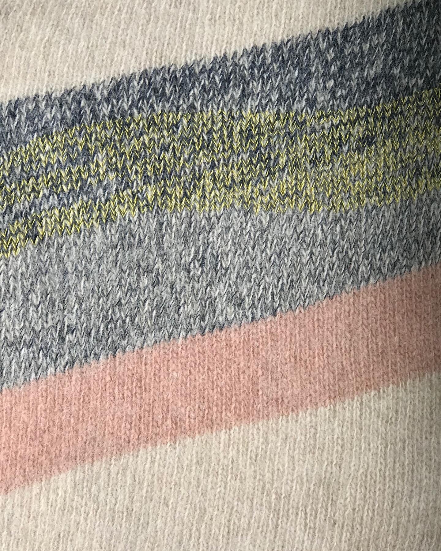 Weld (yellow) dyed linen stripe in duplicate stitch with hawthorn (pink) knitted stripe. 

Any @machineknitcommunity members that are coming along to the Duplicate stitch class tomorrow evening, if you want to have a go at some stitching, bring along