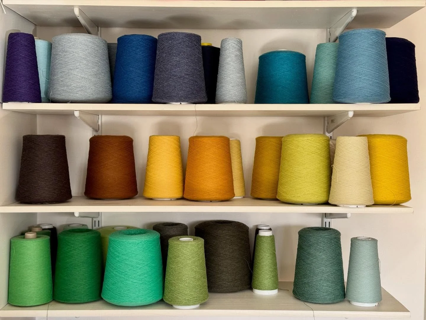 Seasonal colours on the yarn shelves today, while spring itself seems to be making a somewhat tentative start. 

I chose this music based on the beautiful coloured Marginalia album cover @takagimasakatsu however, upon listening, the delicate piano no