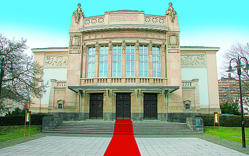 Stadttheater Gießen (Foto und Montage: Oliver Schepp)