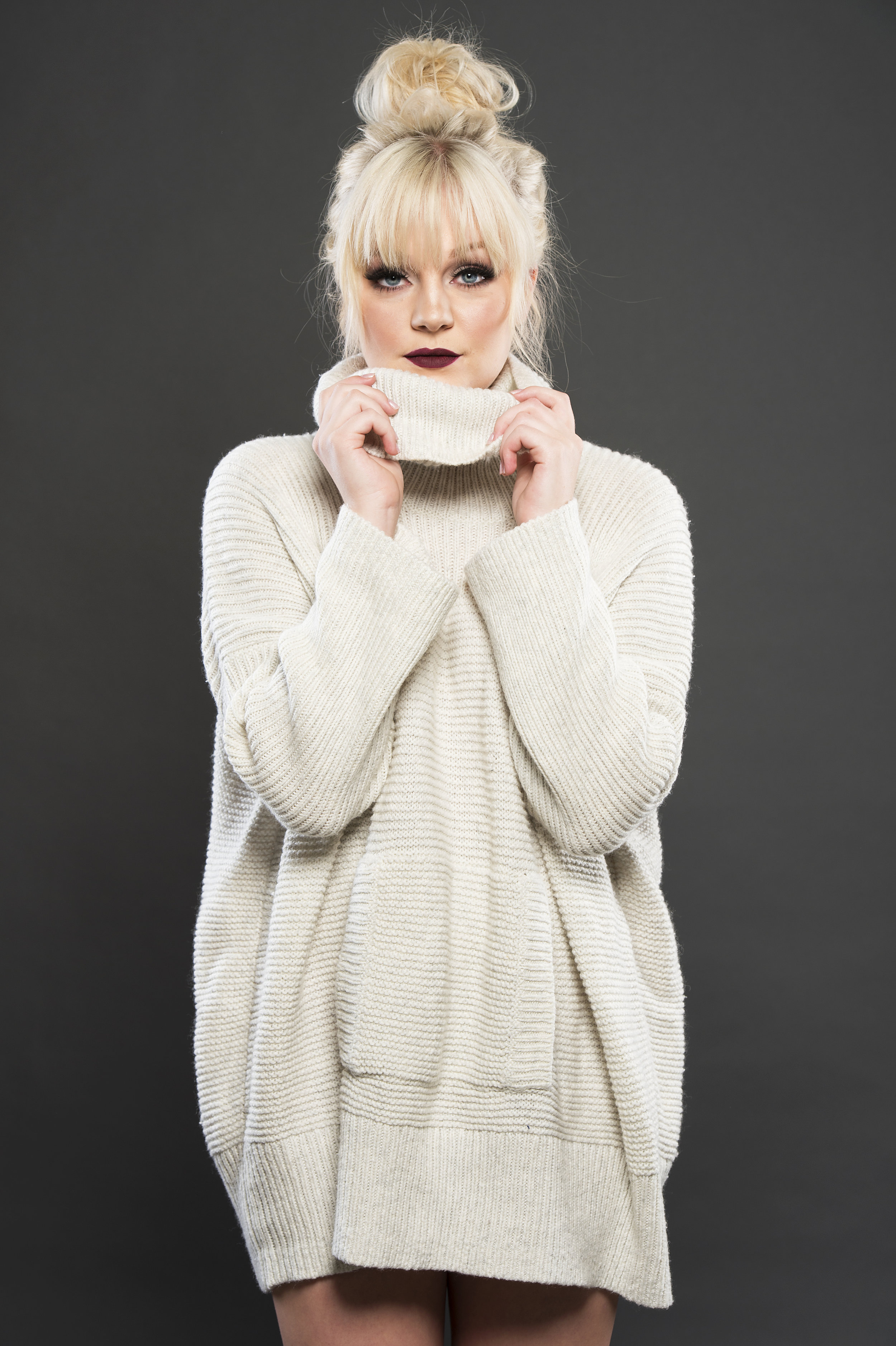  Photography : Troy Fleece Model : Alexandra Barabe of Stray Management Makeup : Face by Meagan 