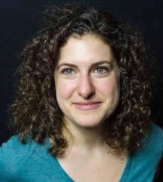 Ali is a comedian and writer based in Portland, Oregon, who isn’t afraid to give the people what they really want: grammar-related humor. She was a semi-finalist in the 2015 Portland’s Funniest Person contest and can be seen co-hosting Get Wet, a weekly stand-up show at Splash Bar in downtown Portland. Ali has performed in venues all over Portland and will be saying words into a microphone in New Orleans at Hell Yes Fest this October. She once yelled at the father of the bride at her friend’s wedding, but it was for legitimate reasons regarding the dance playlist.