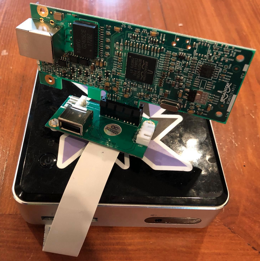 D34010WYK NUC with mPCI-E to PCI-E 1x adapter and Broadcom BCM5751 (14e4:1677)