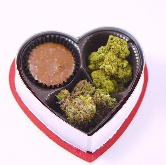 Happy Valentine's Day everyone!

Tag your sweetheart&mdash;and let 'em know this is what you want for Valentine's Day this year! 😉 🌿💜 #luxcannabis #masonjareventgroup #cannabiscommunity #cannabisculture #ganjapreneur #womenandweed #mjlifestyle #li