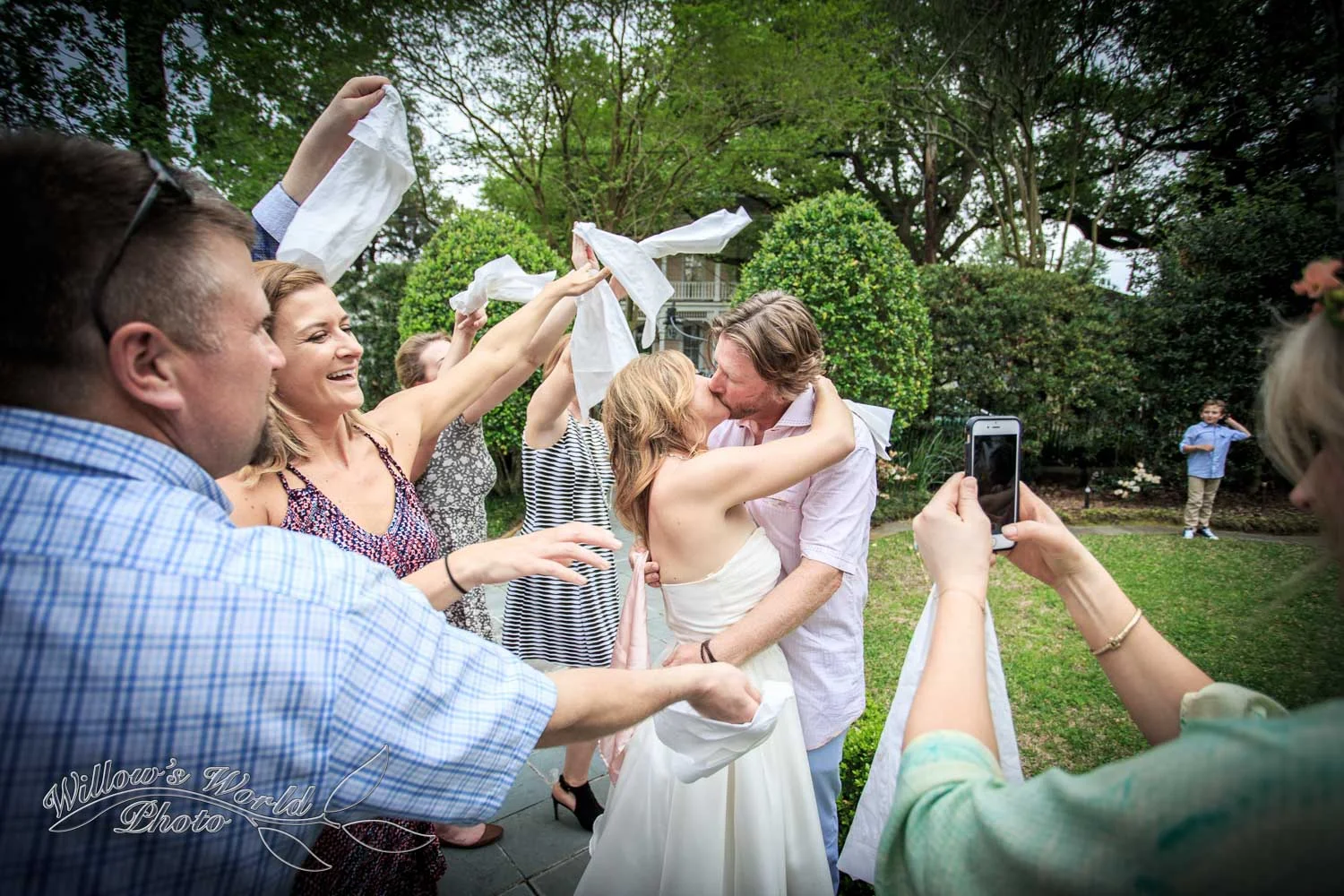 New Orleans Courtyard wedding by day...