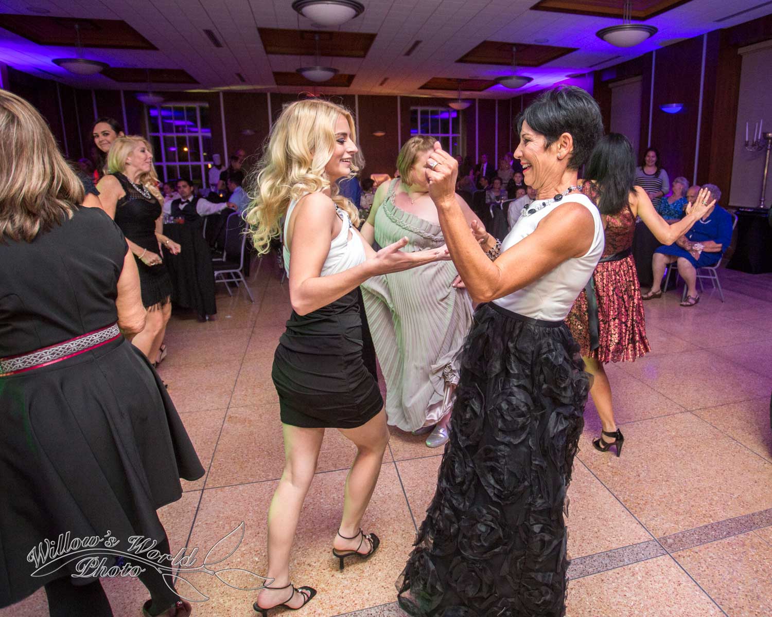 New Orleans Wedding Photos Messinas at the Terminal Willows World Photo-14.jpg