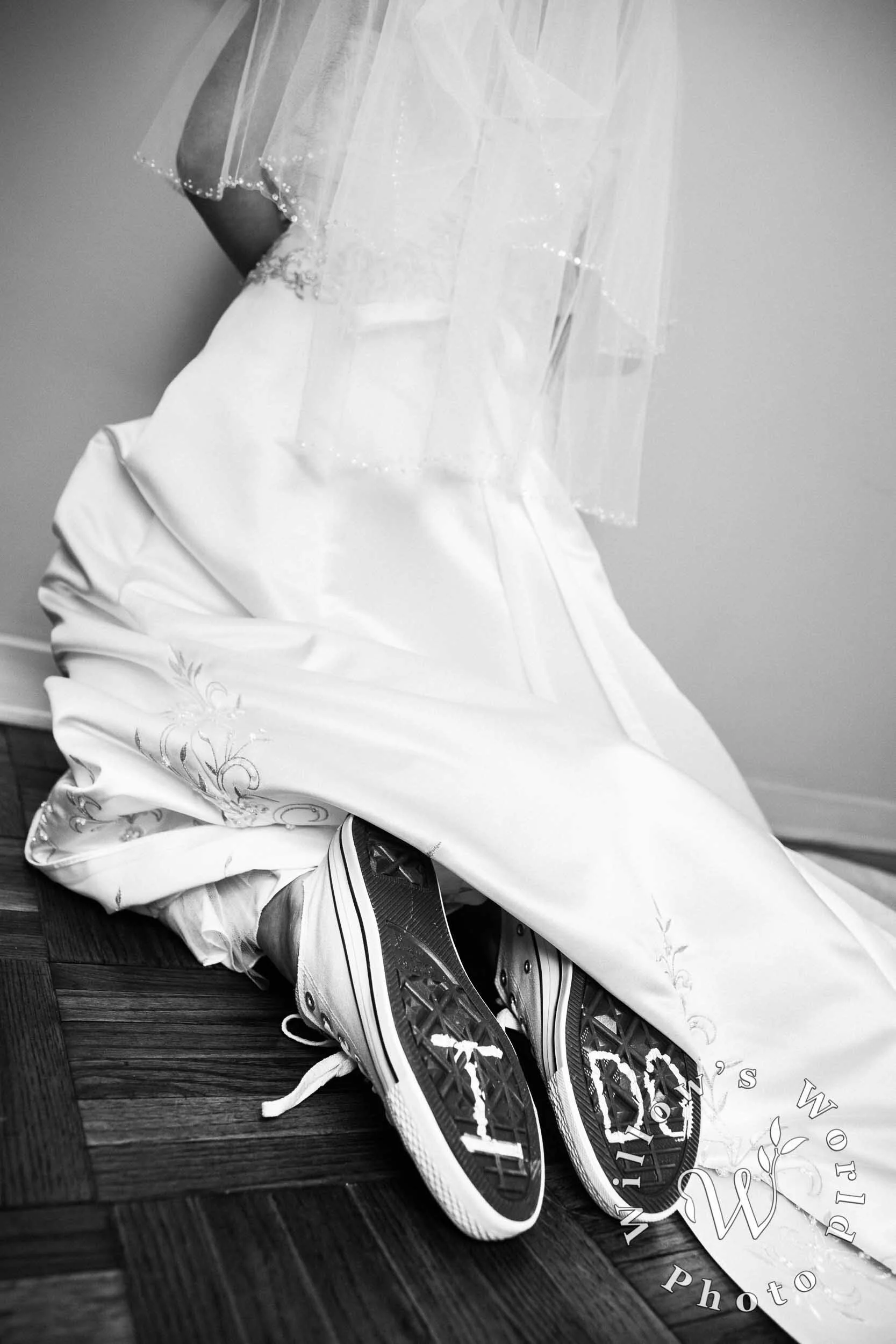 10-Converse-Sneakers-White-Wedding-Gown-Willows-World-Photo.jpg