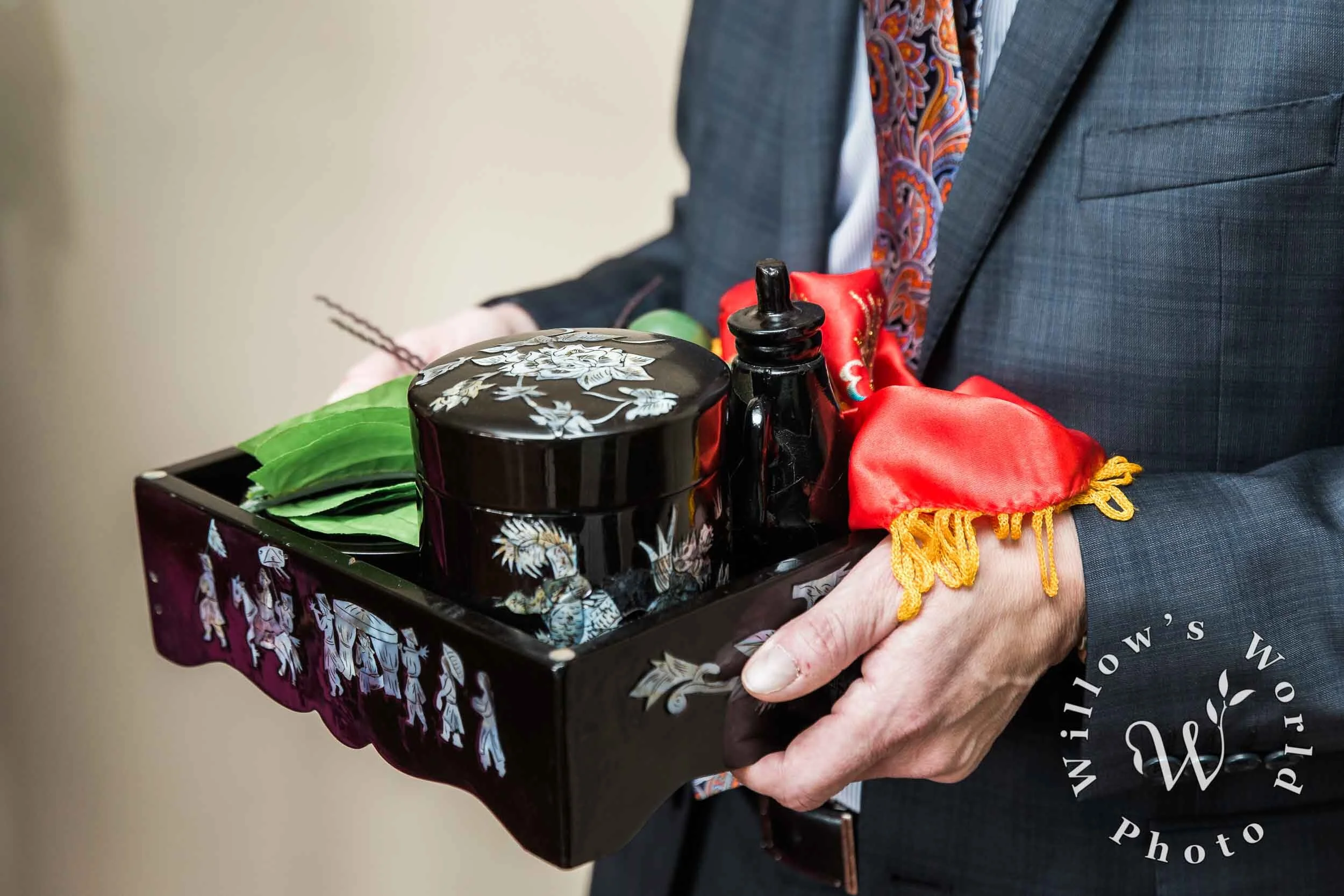 33-Vietnamese-Tea-Ceremony-New-Orleans-Vietnamese-Wedding-Willows-World-Photo.jpg