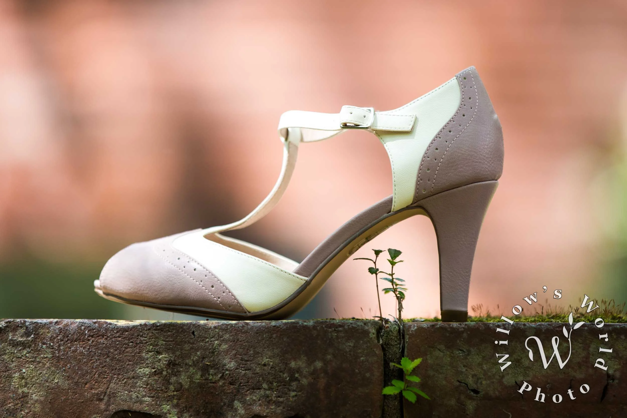 38-Pink-and-Cream-Saddle-Shoe-Pumps-New-Orleans-Wedding-Willows-World-Photo.jpg