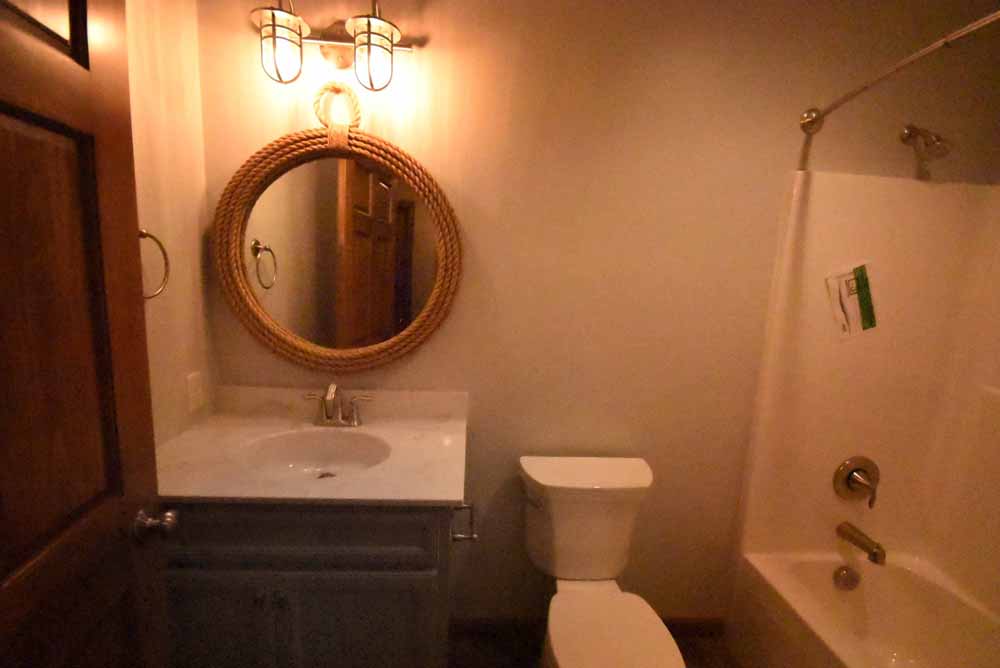 guestbath.jpg