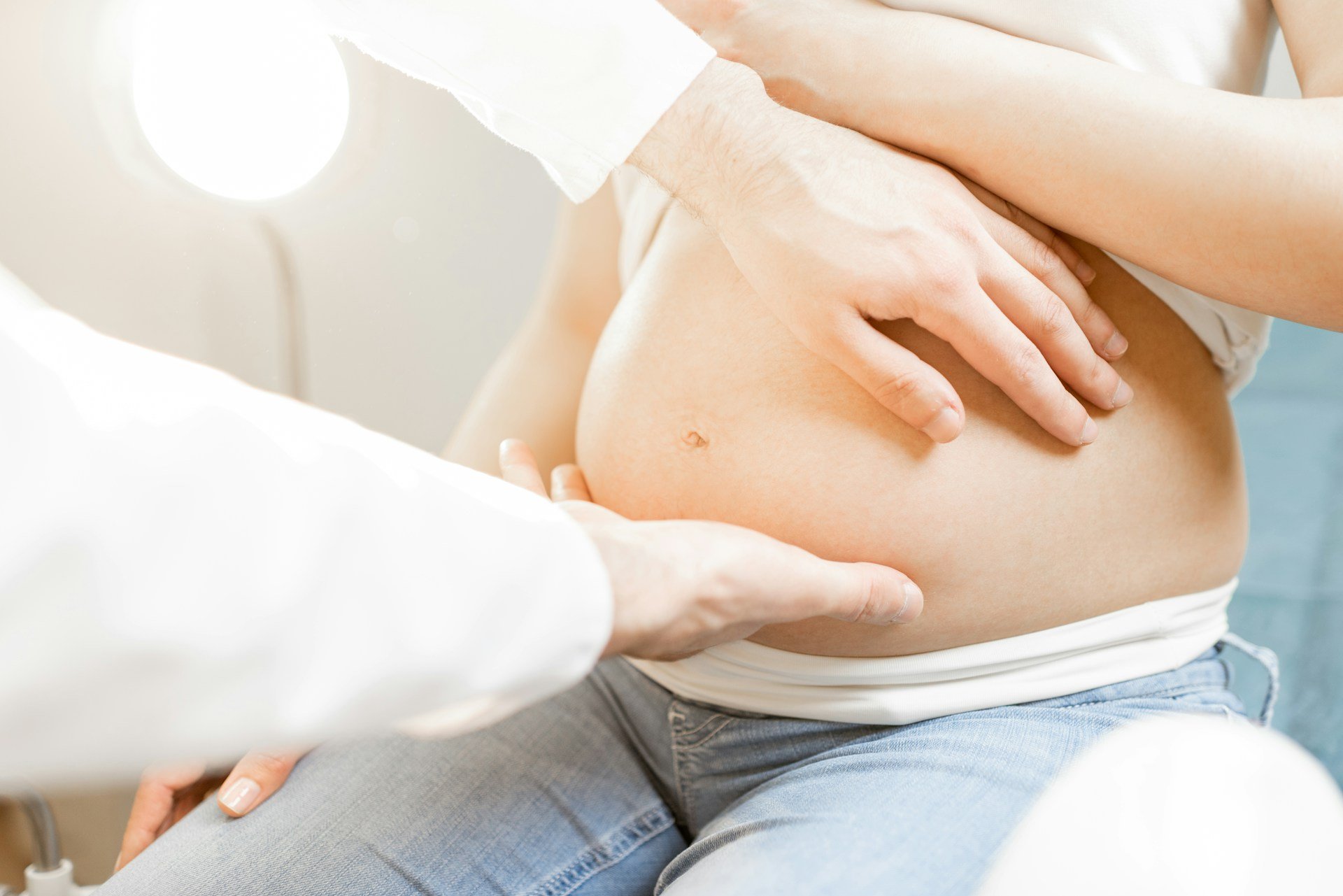 What to Know Before Seeing a Prenatal Chiropractor in Melbourne