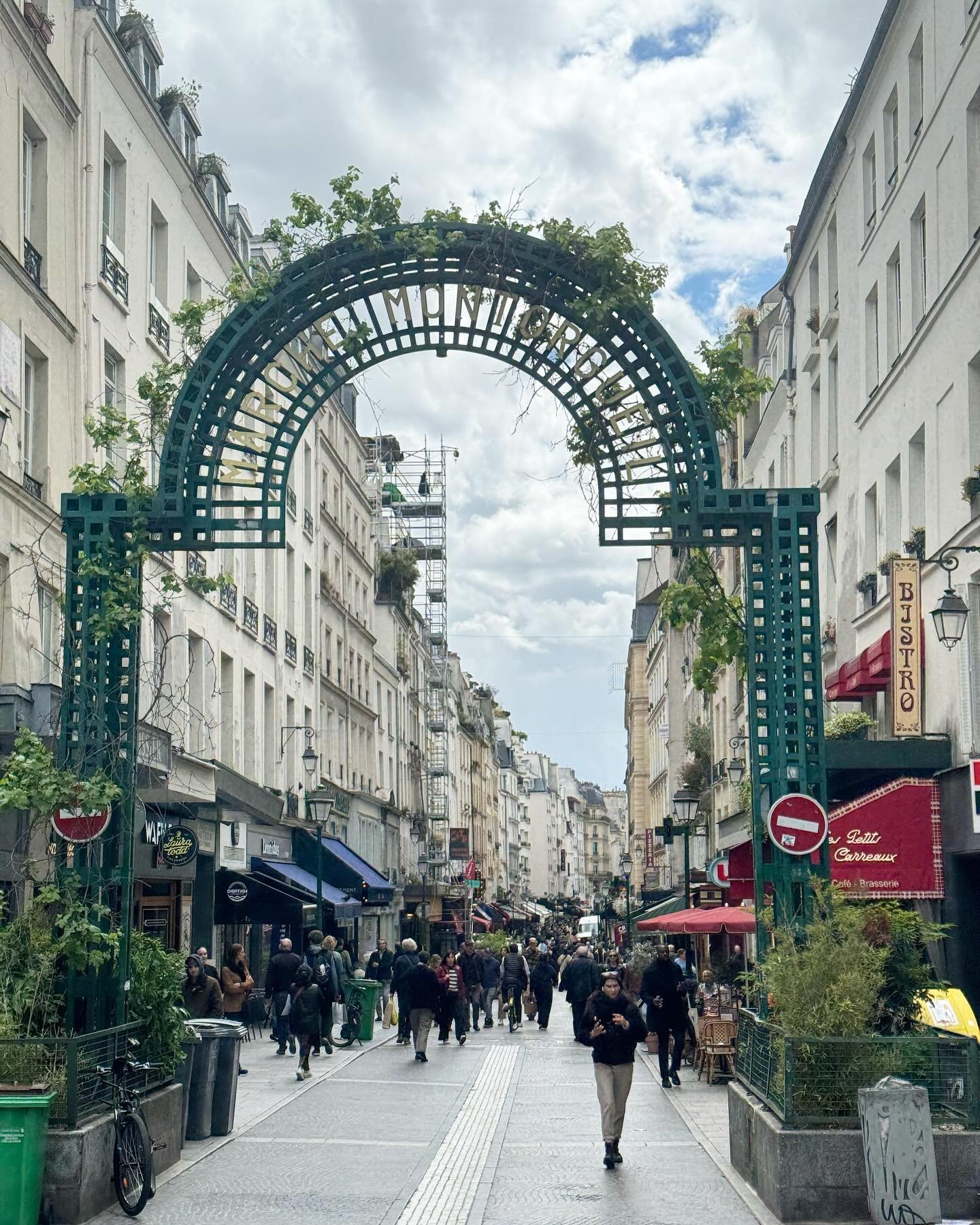 Took a walk down the Montorgueil today! 

This area known as Montorgueil is in the 2nd areondissment and is just south of the Sentier garment district. Not a lot of supply shops left in Sentier which is a bit sad as it always seems the old Paris is d
