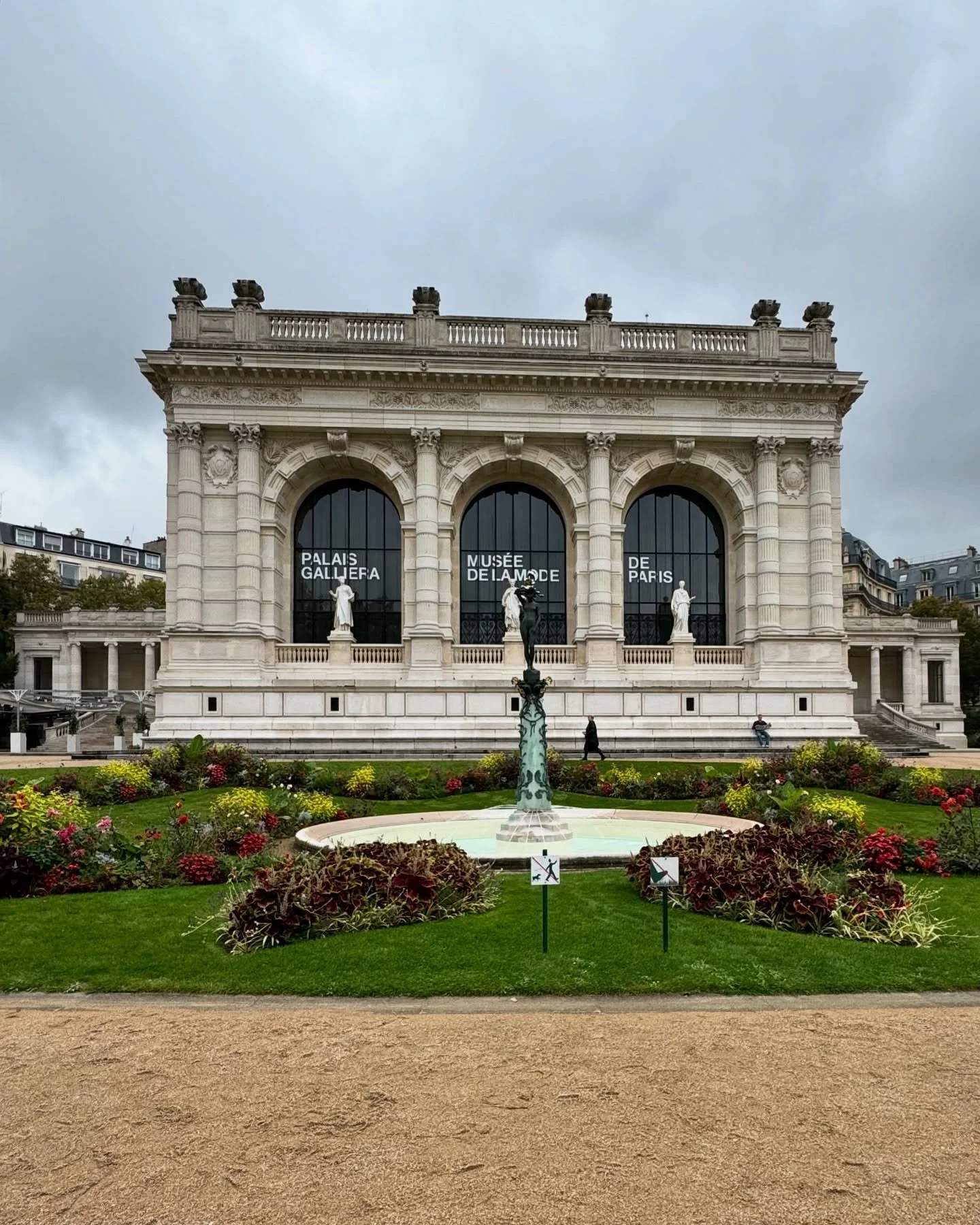 A bit of love for the gardens of the @palaisgallieramuseedelamode 

The Palais Galliera is named for the Duchess of Galliera, Maria Brignole Sale de Ferrari, an Italian noblewoman living in Paris in the late 1800s. After her husband&rsquo;s death in 