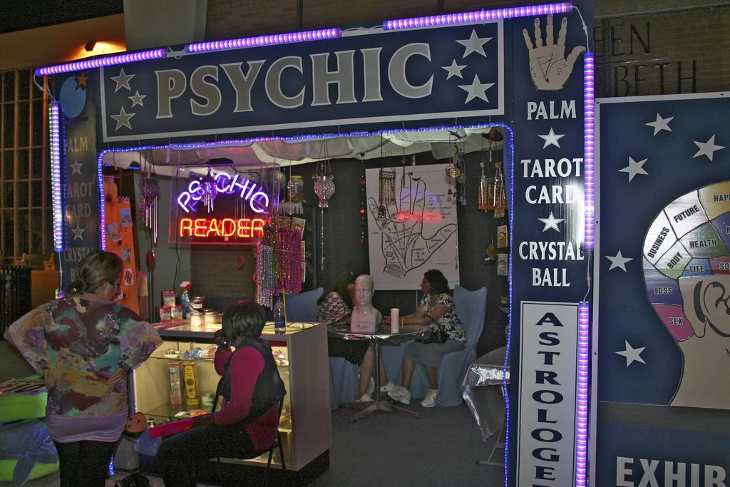 Psychic_reading.jpg