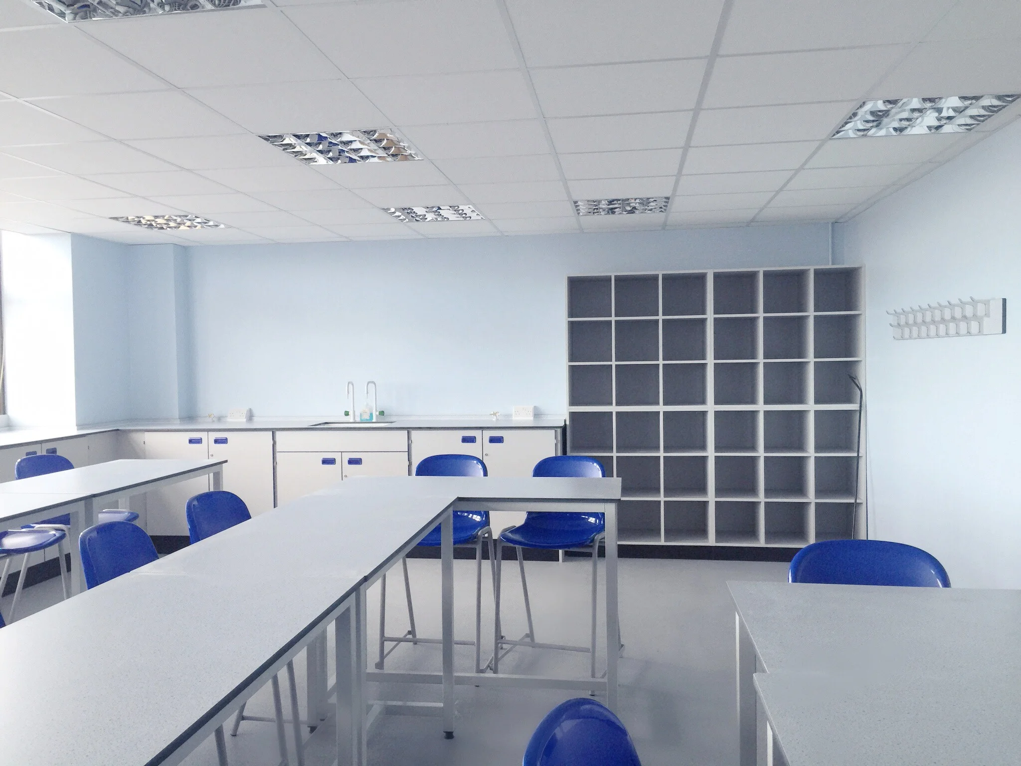 AJT Laboratory Furniture Design Trespa Toplab School Furniture associated Joinery Techniques 15.jpg