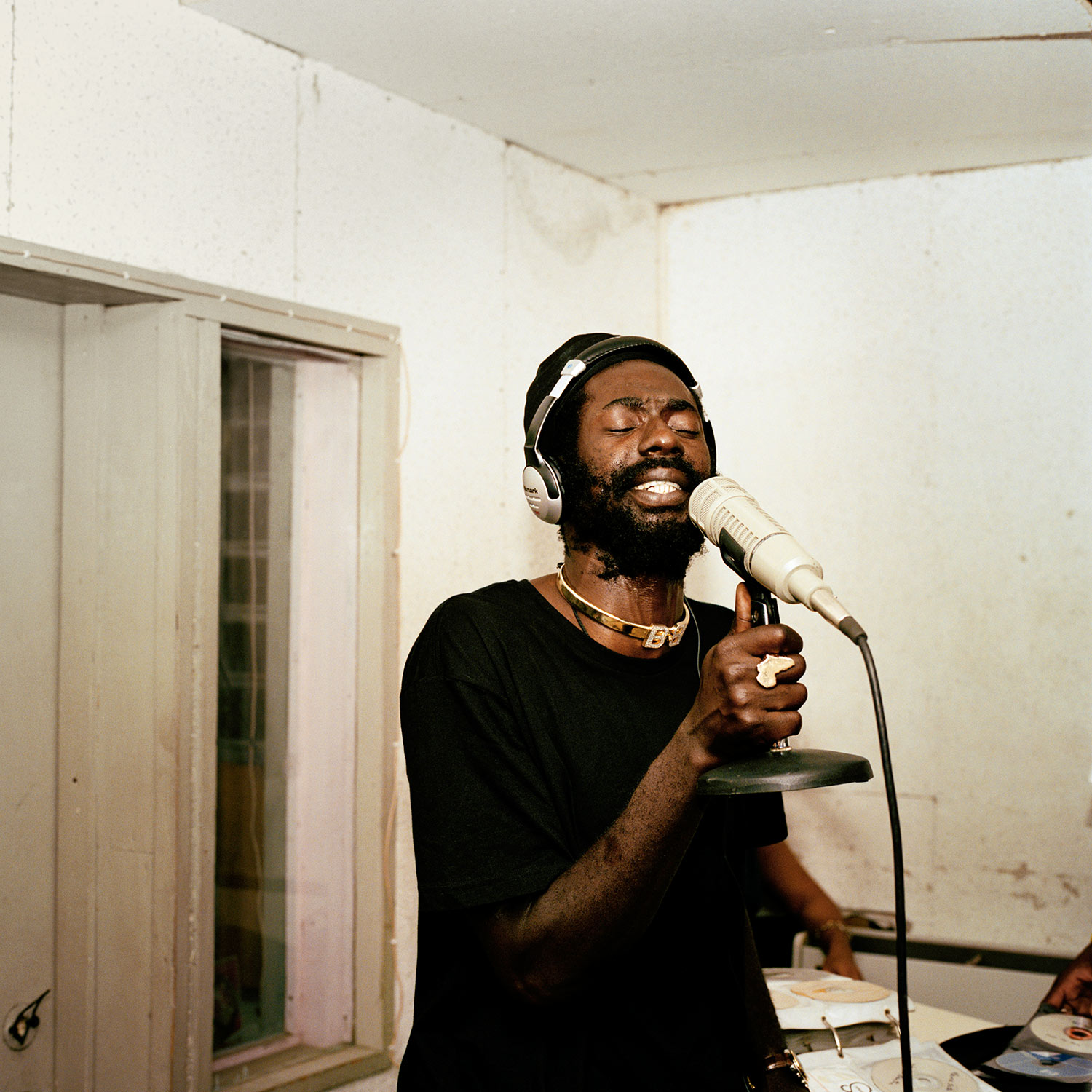 Buju-singing_print.jpg