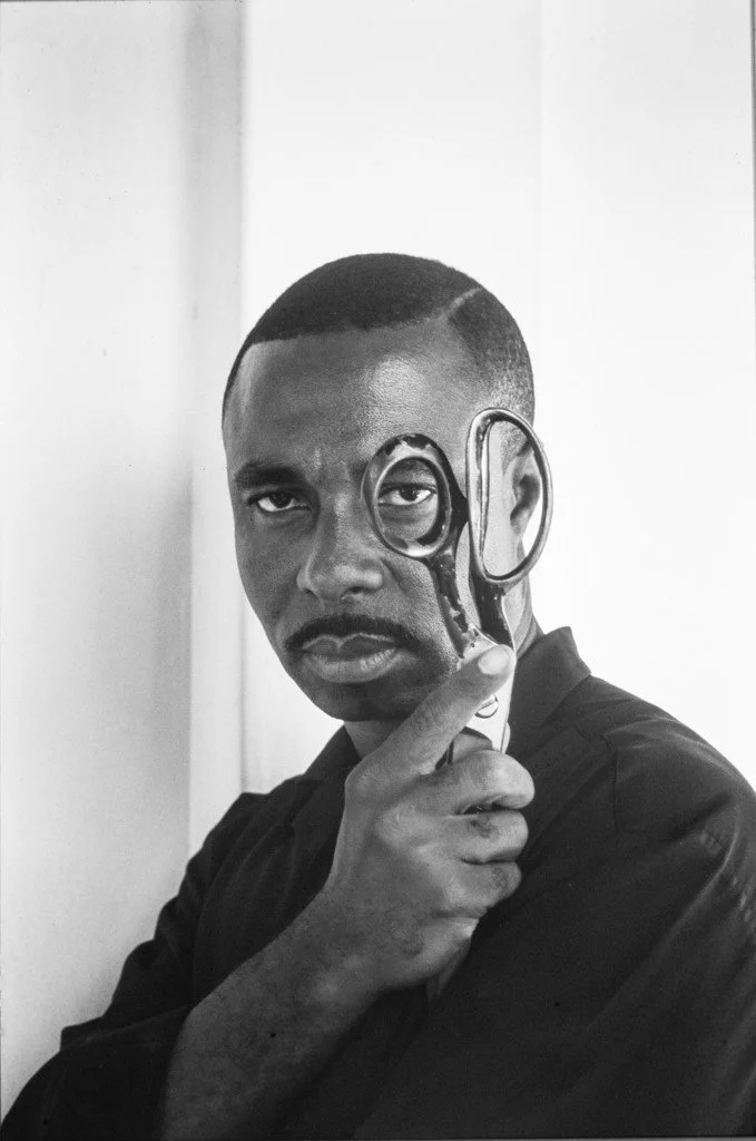 KOFI ANSAH PORTRAIT  THROUGH THE SCISSORS  Accra, Ghana © 1997 Eric Don-Arthur